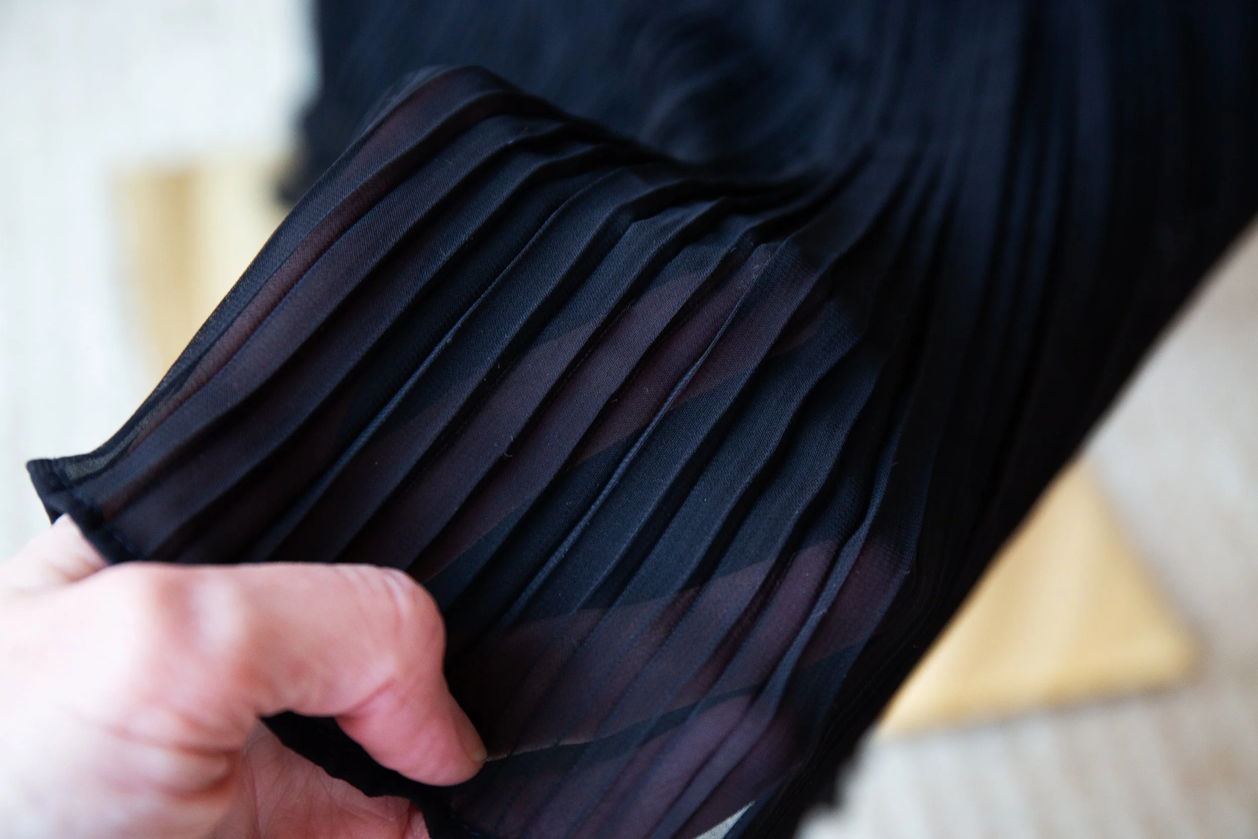blackpleatedpants13.jpg