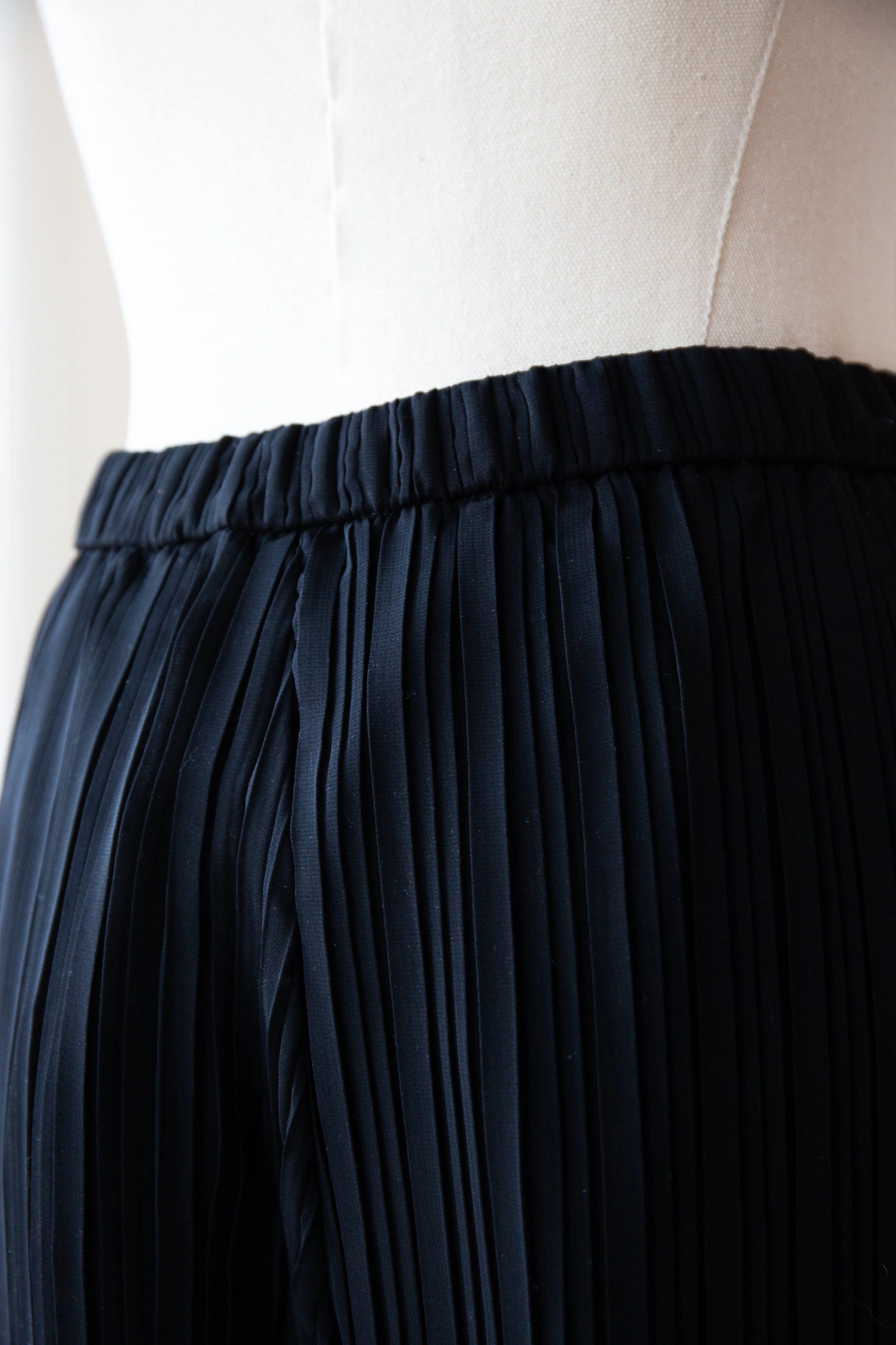 blackpleatedpants11.jpg