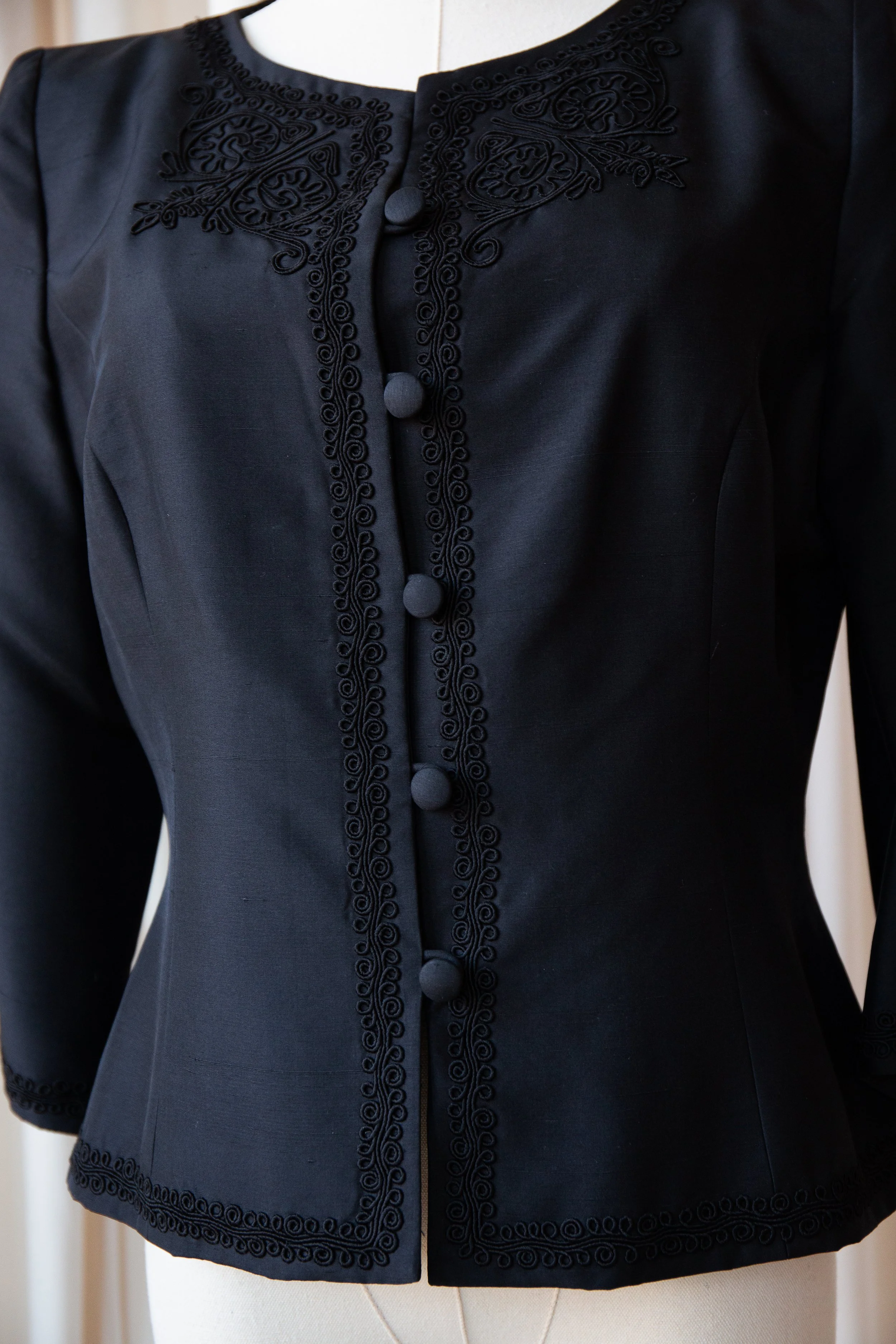 blacksilkjacket5.jpg