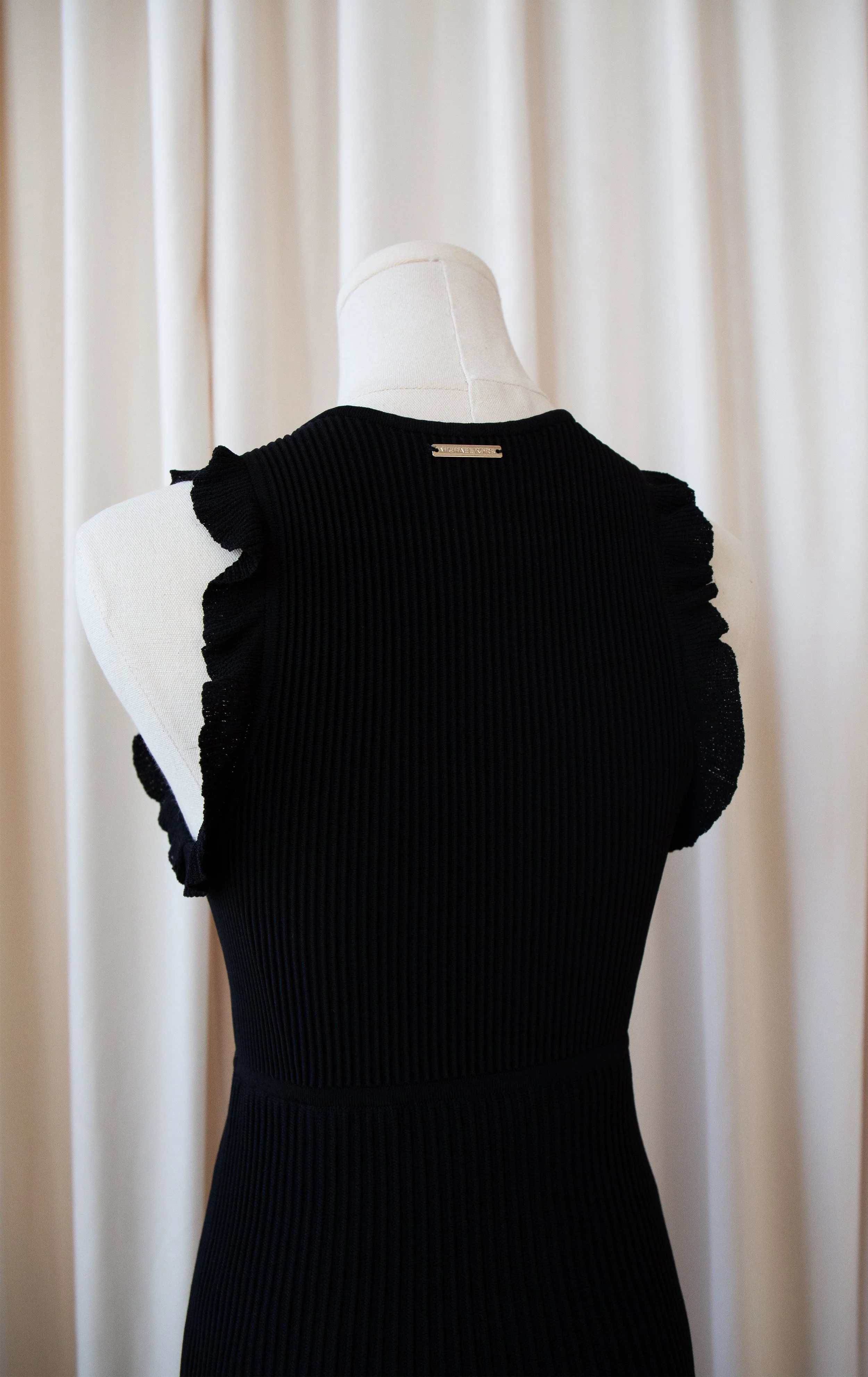 blackknitdress11.jpg