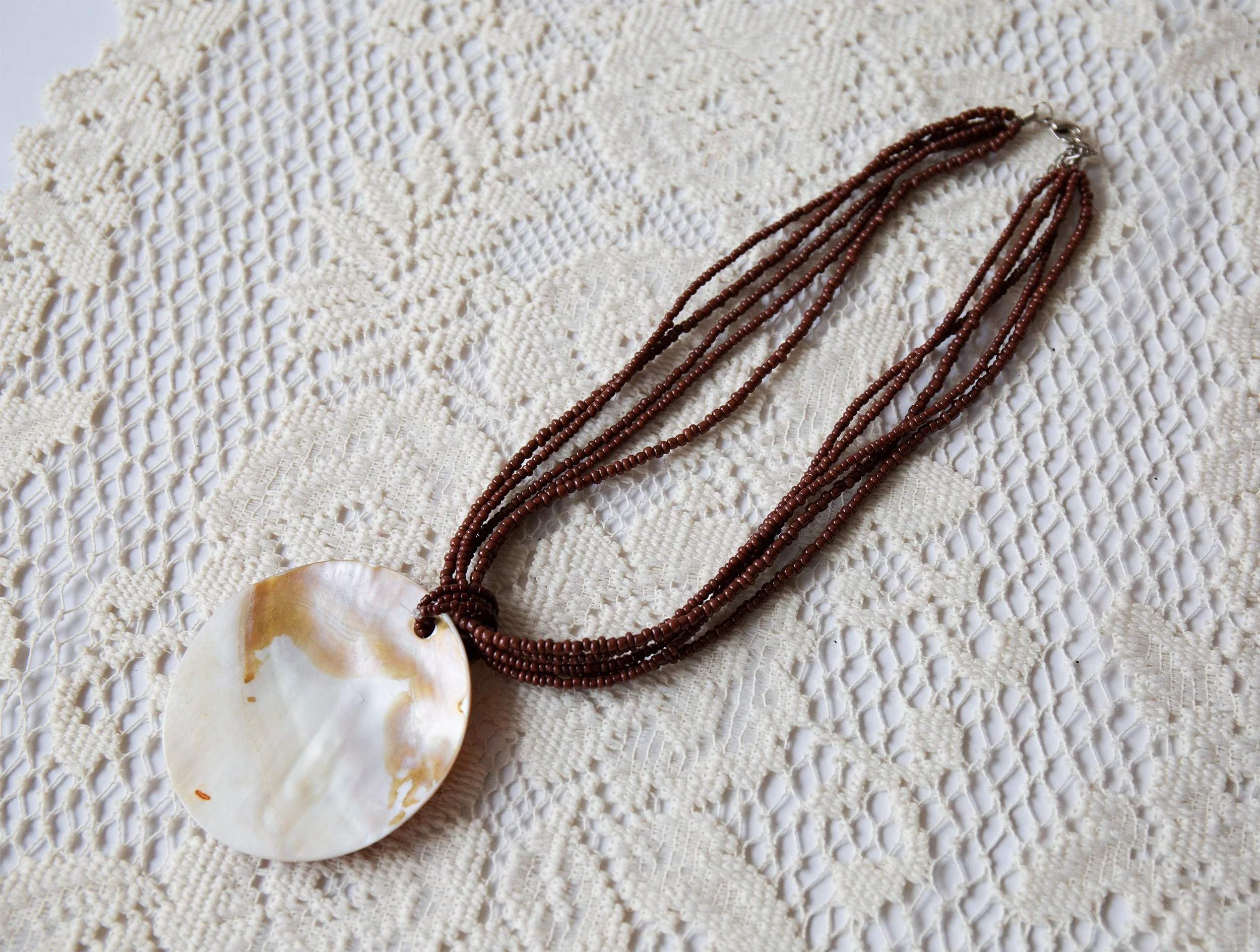 brownshellnecklace3.jpg