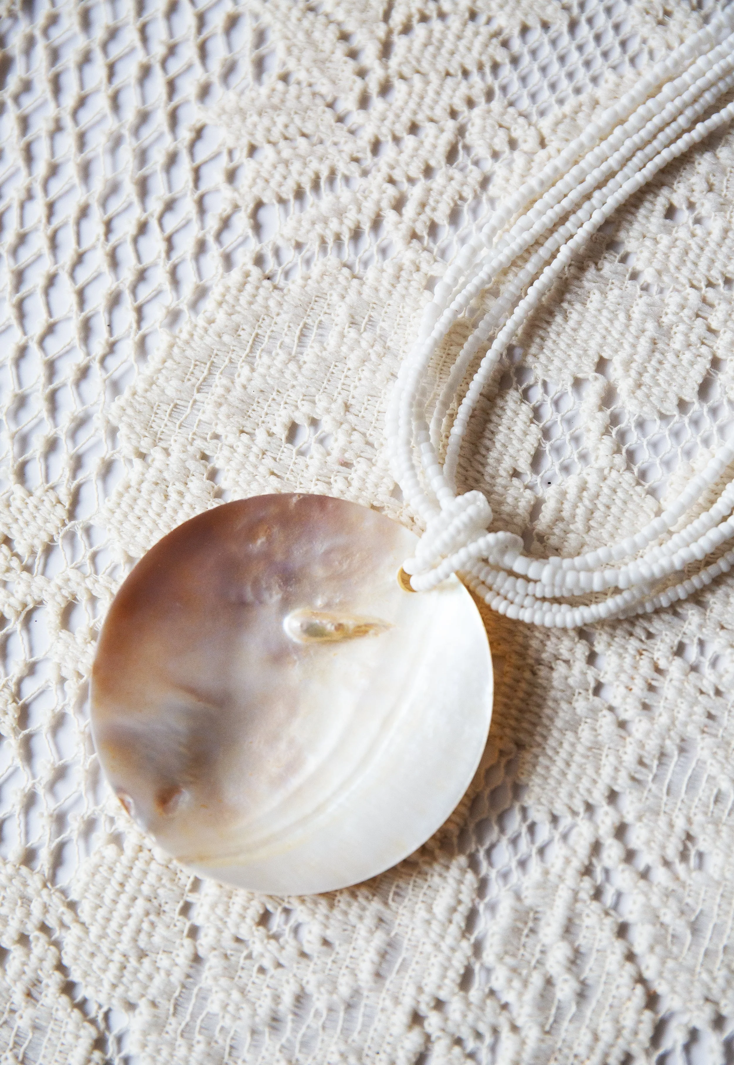 whiteshellnecklace6.jpg