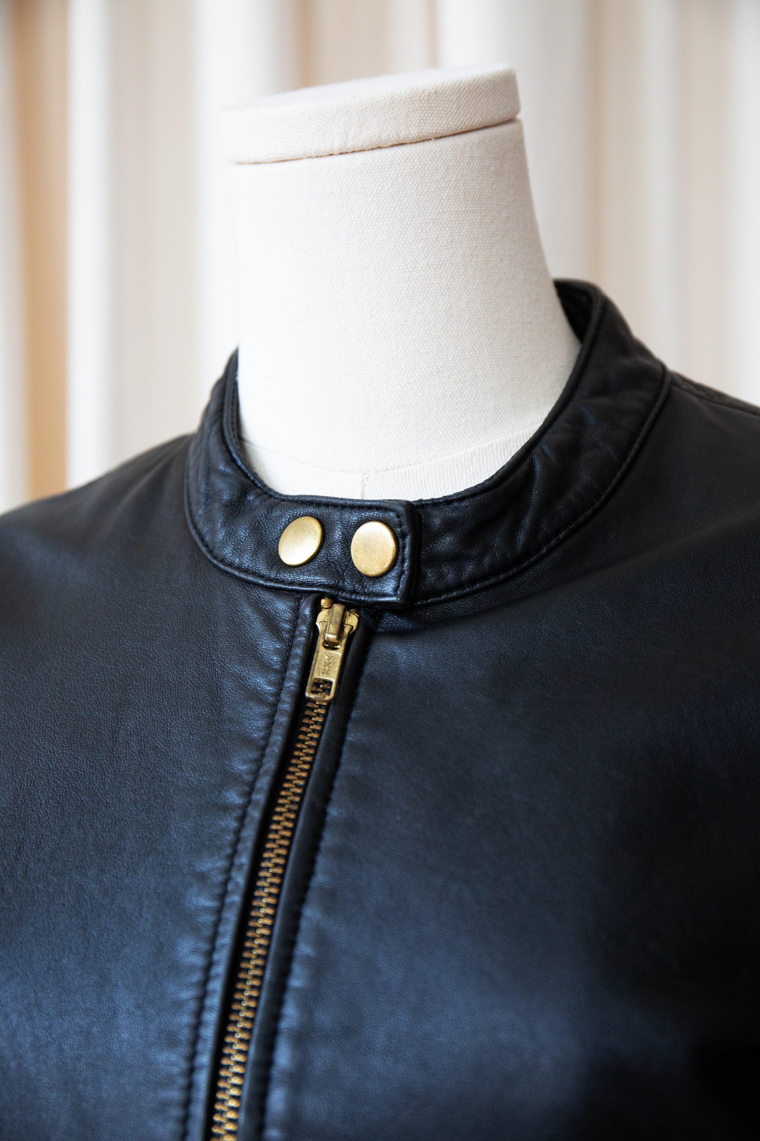 blackleatherjacket2.jpg