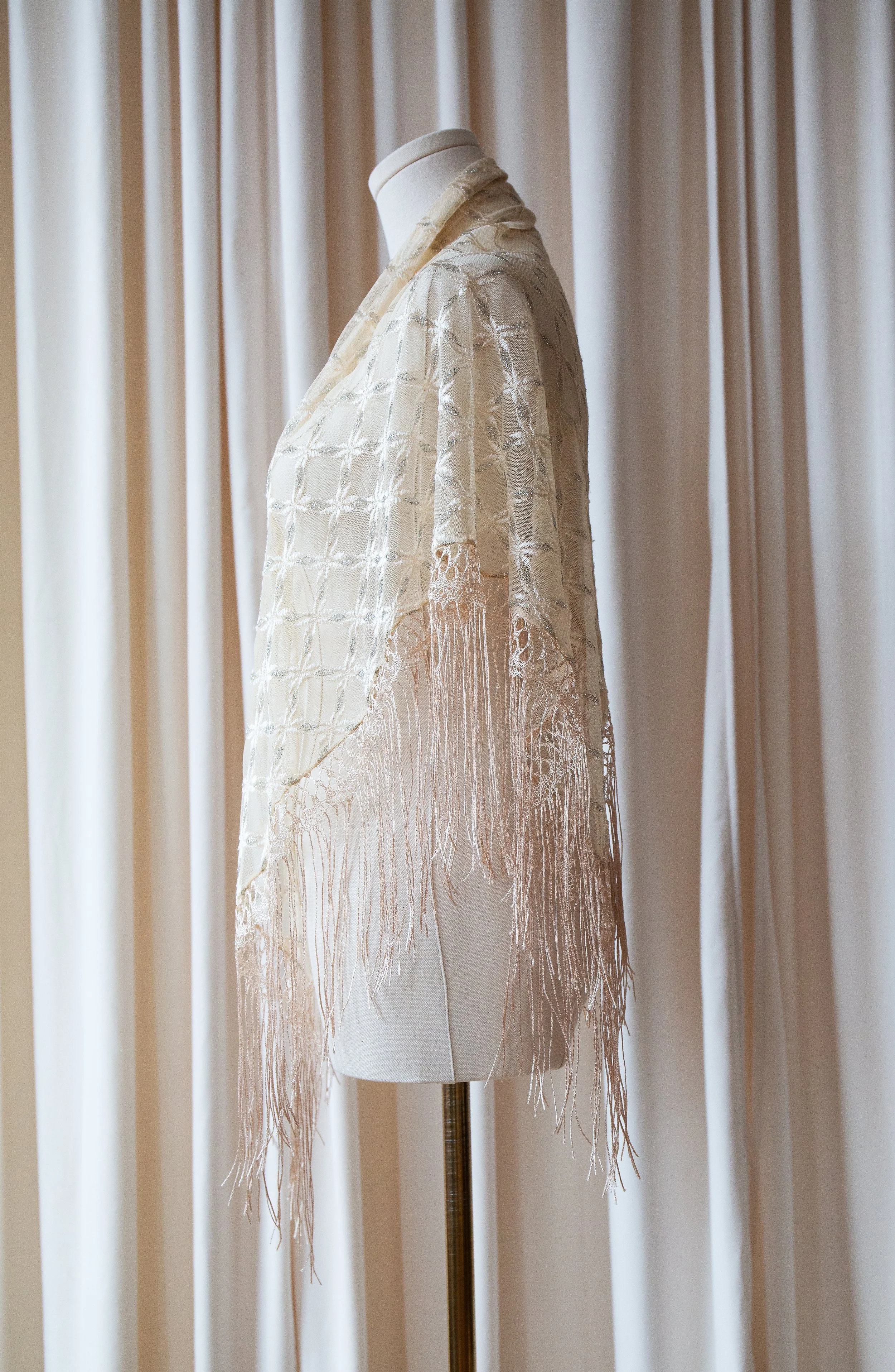 creamsilverscarf21.jpg