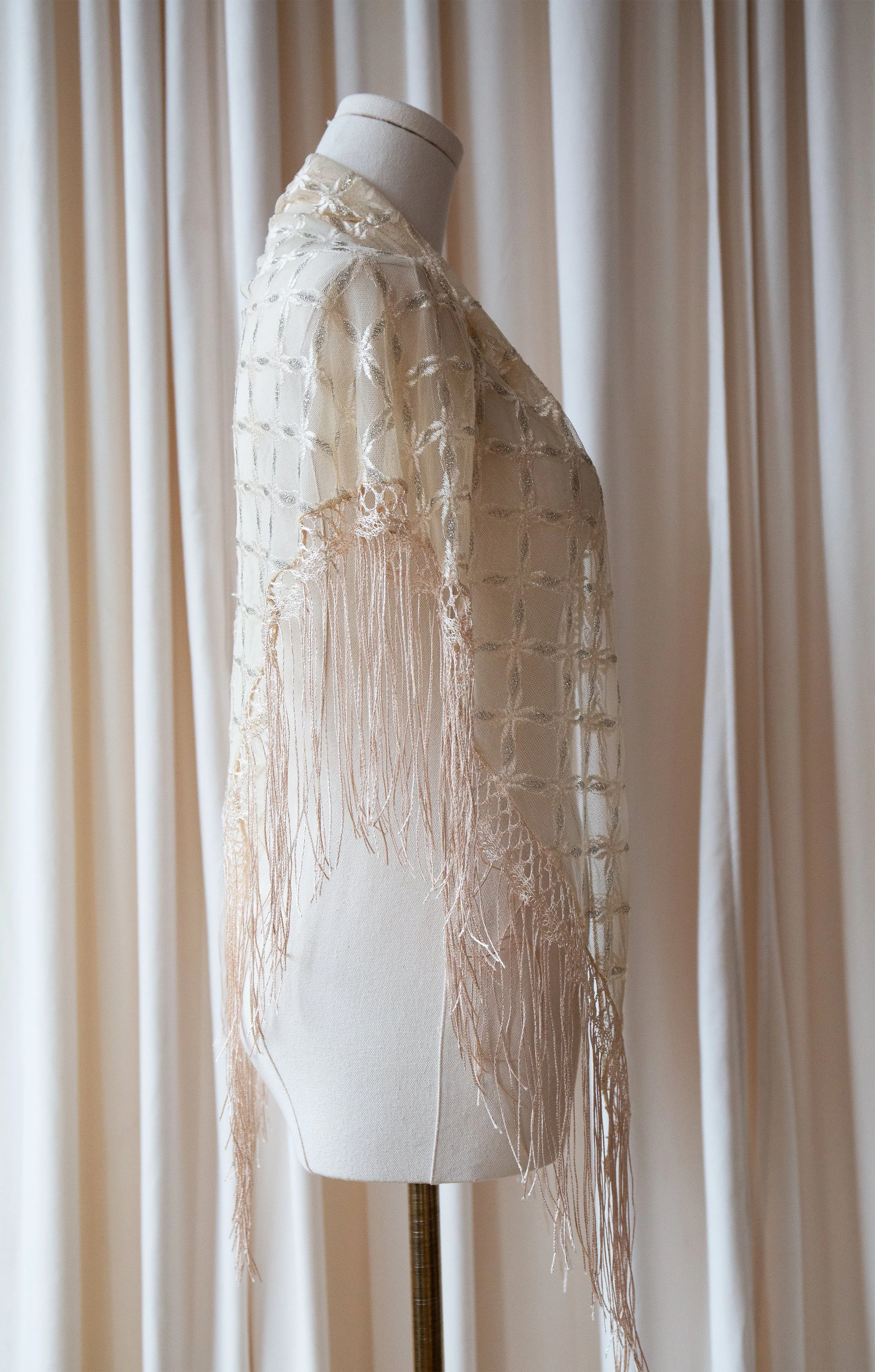 silvercreamscarf25.jpg