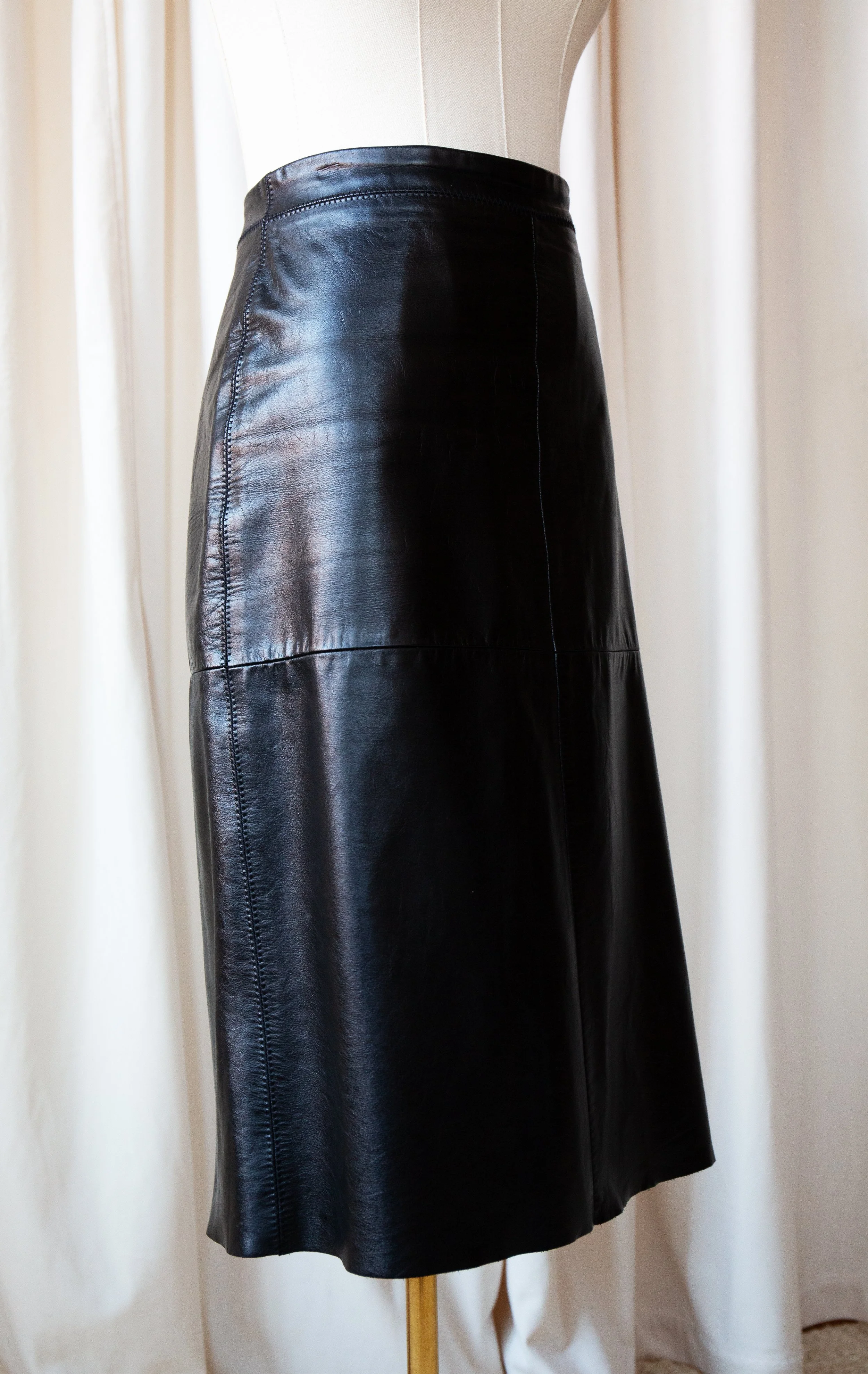 blackleatherskirt8.jpg