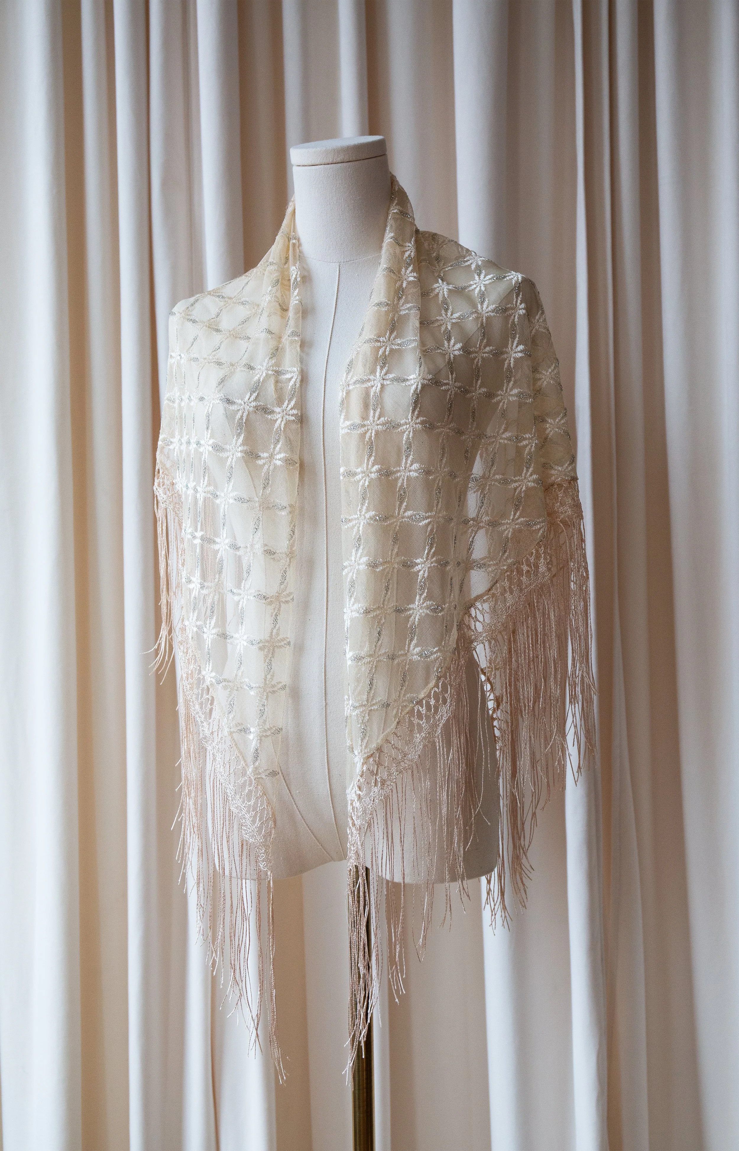 silvercreamscarf19.jpg