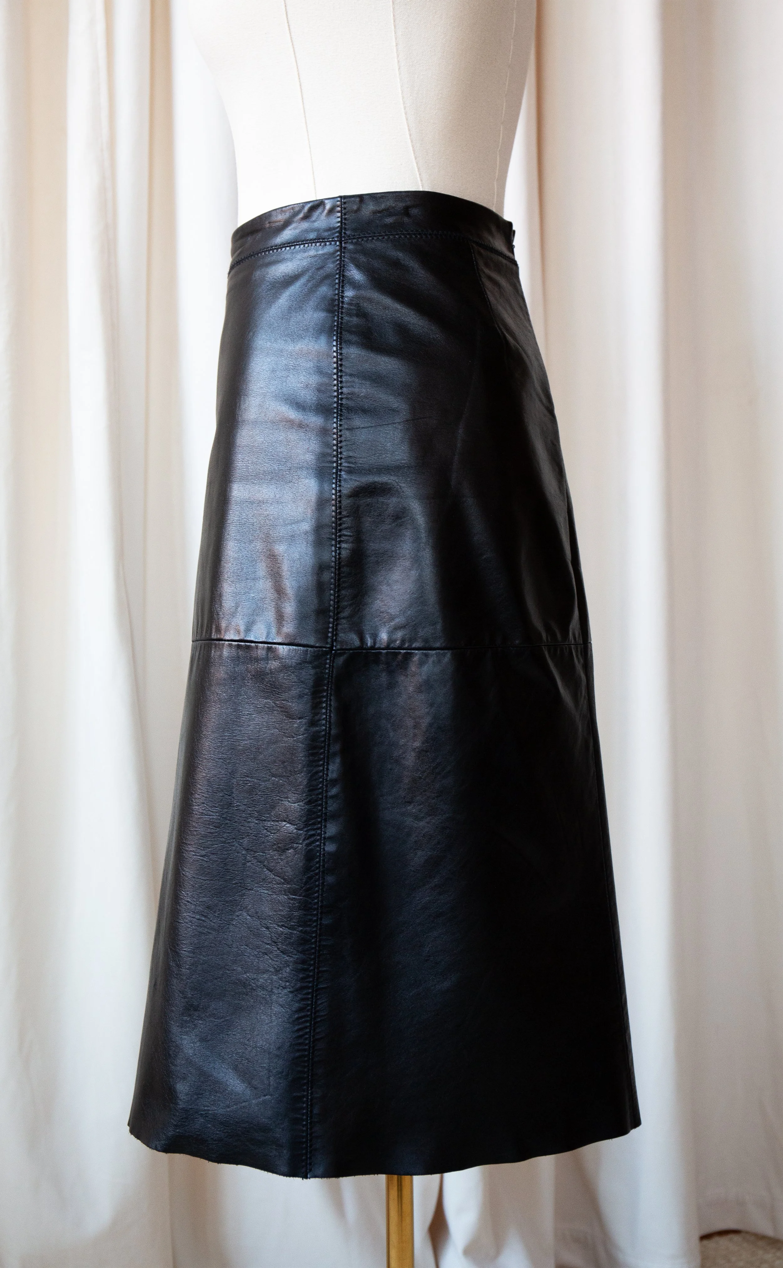 blackleatherskirt7.jpg