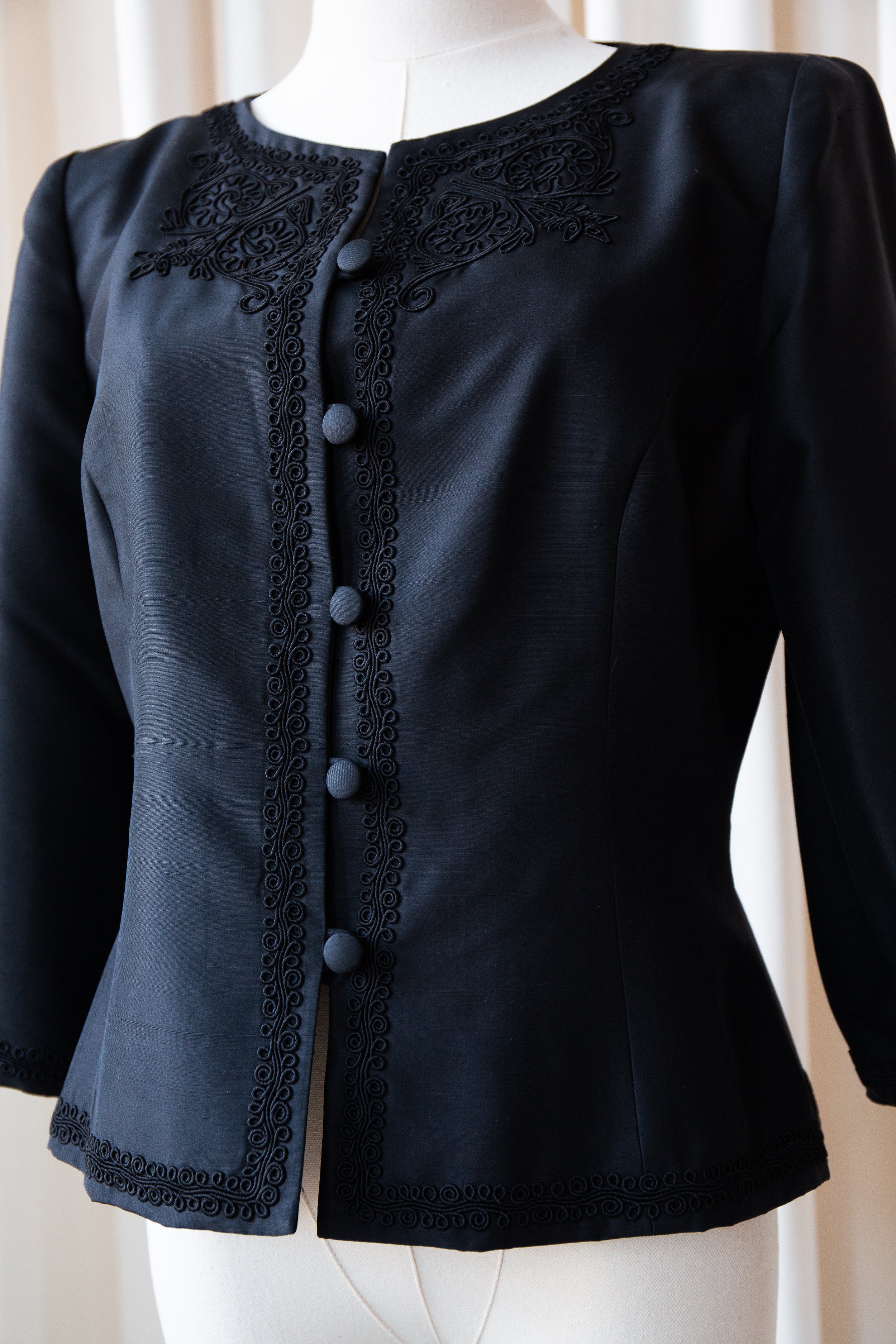 blacksilkjacket15.jpg