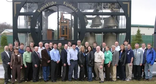 Tres generaciones del equipo de Chime Master