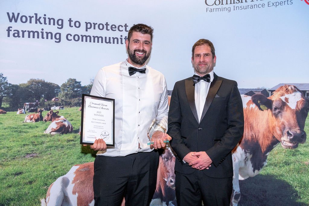 Best Farmworker Tom Chapman with Simon Barrand Handelsbanken.jpg