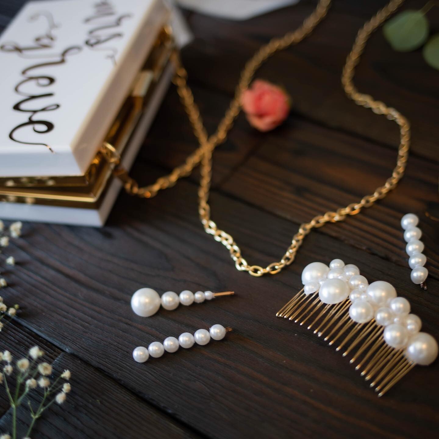 Did you see my #diy pearl pins? If not it&rsquo;s saved in my stories! More bride DIYs are coming 👰🏻🎉