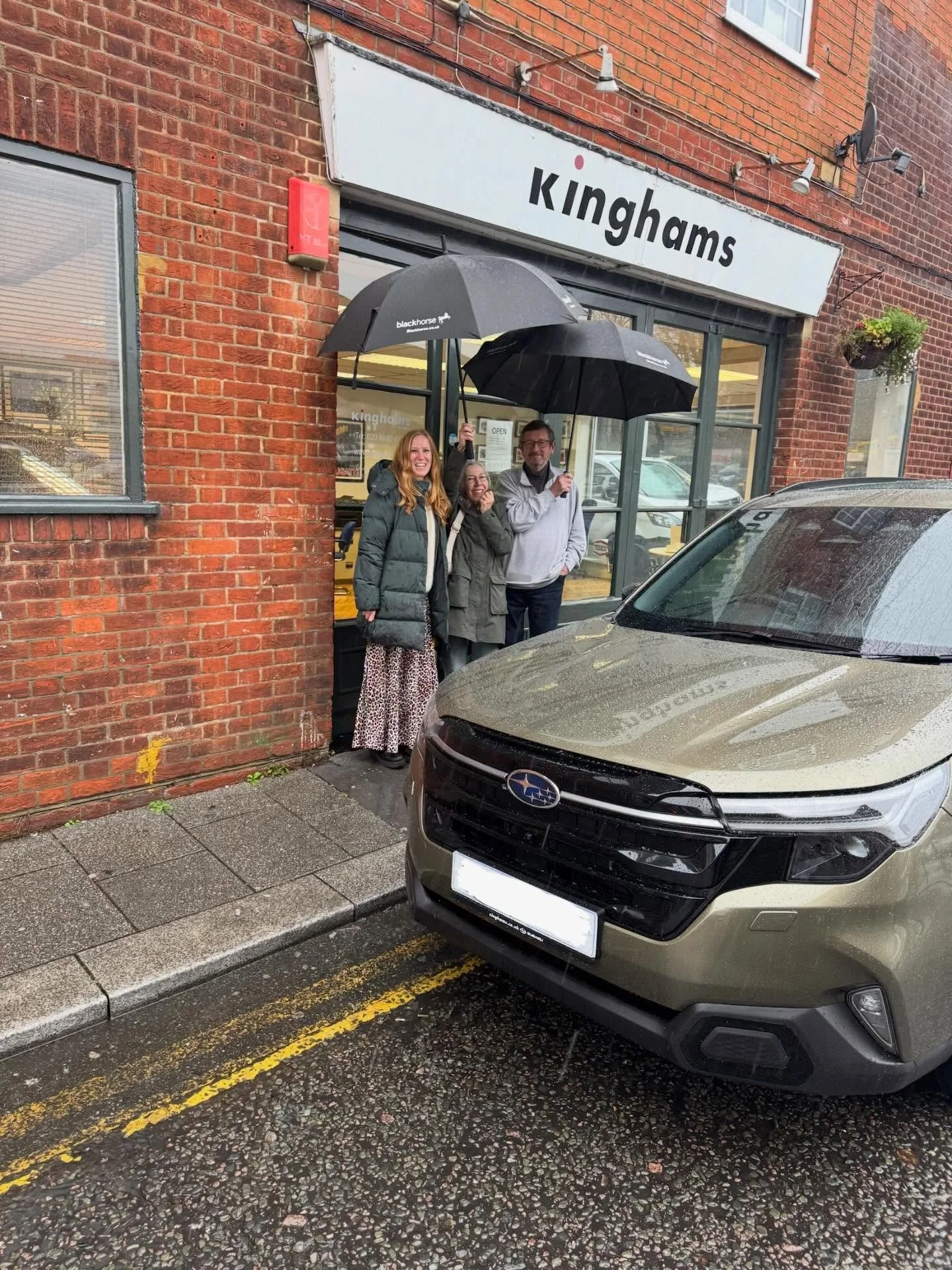 Subaru Forester in Autumn Green Metallic - great choice Gareth and Beverley. Enjoy your new car, from all of us at Kinghams!
.
.
.
#kinghamssubaru #subaruforester #subaruuk #kinghamscars #autumngreenmetallic #newcar #kinghamsofcroydon