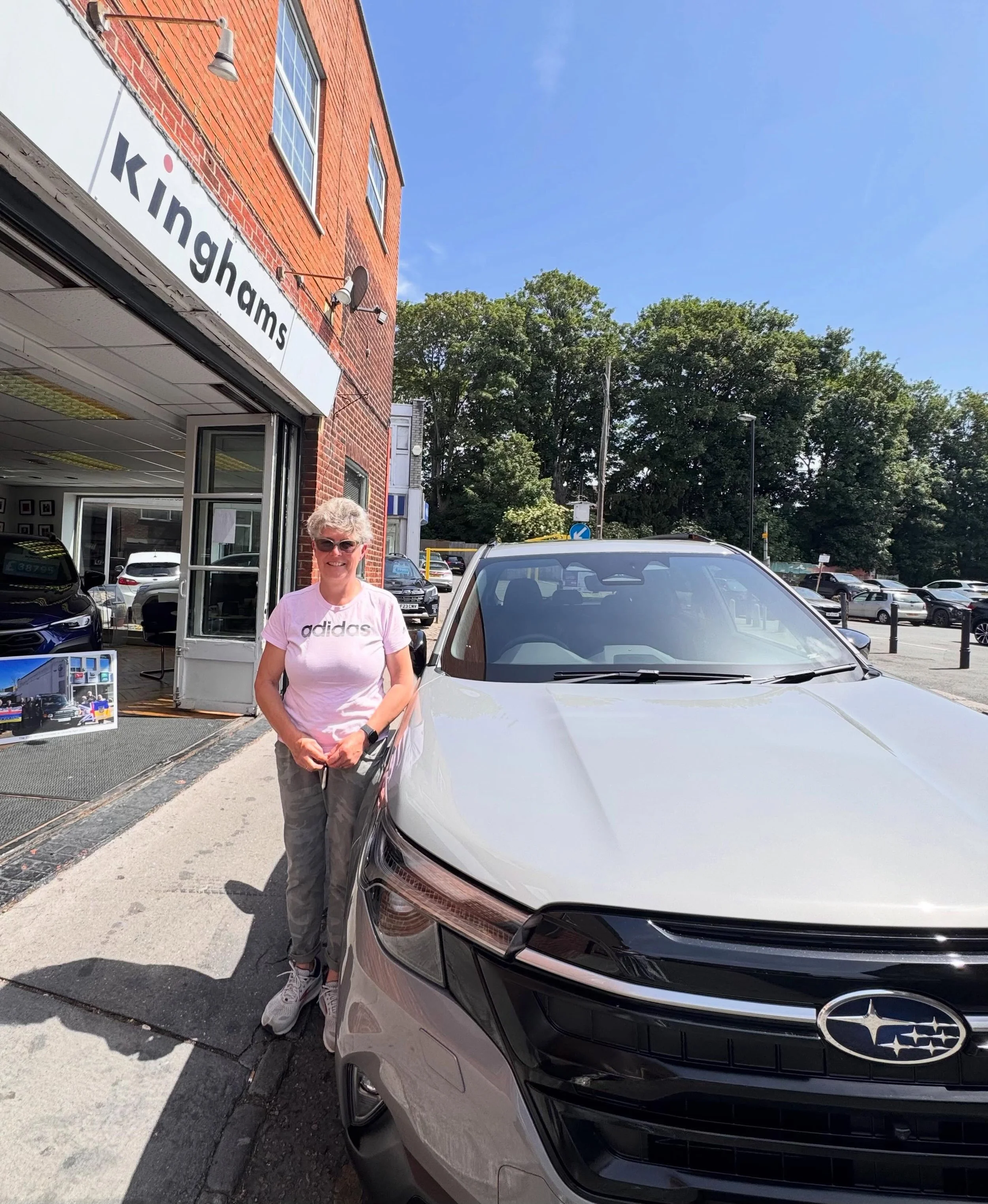 On the hottest day of the year, it was a joy to handover the beautiful River Rock Pearl Subaru Forester, to Fiona. 🩶
.
Fortunately the air con was incredibly cooling whilst we set up the tech side of the car, and mastered the correct boot height.
.
