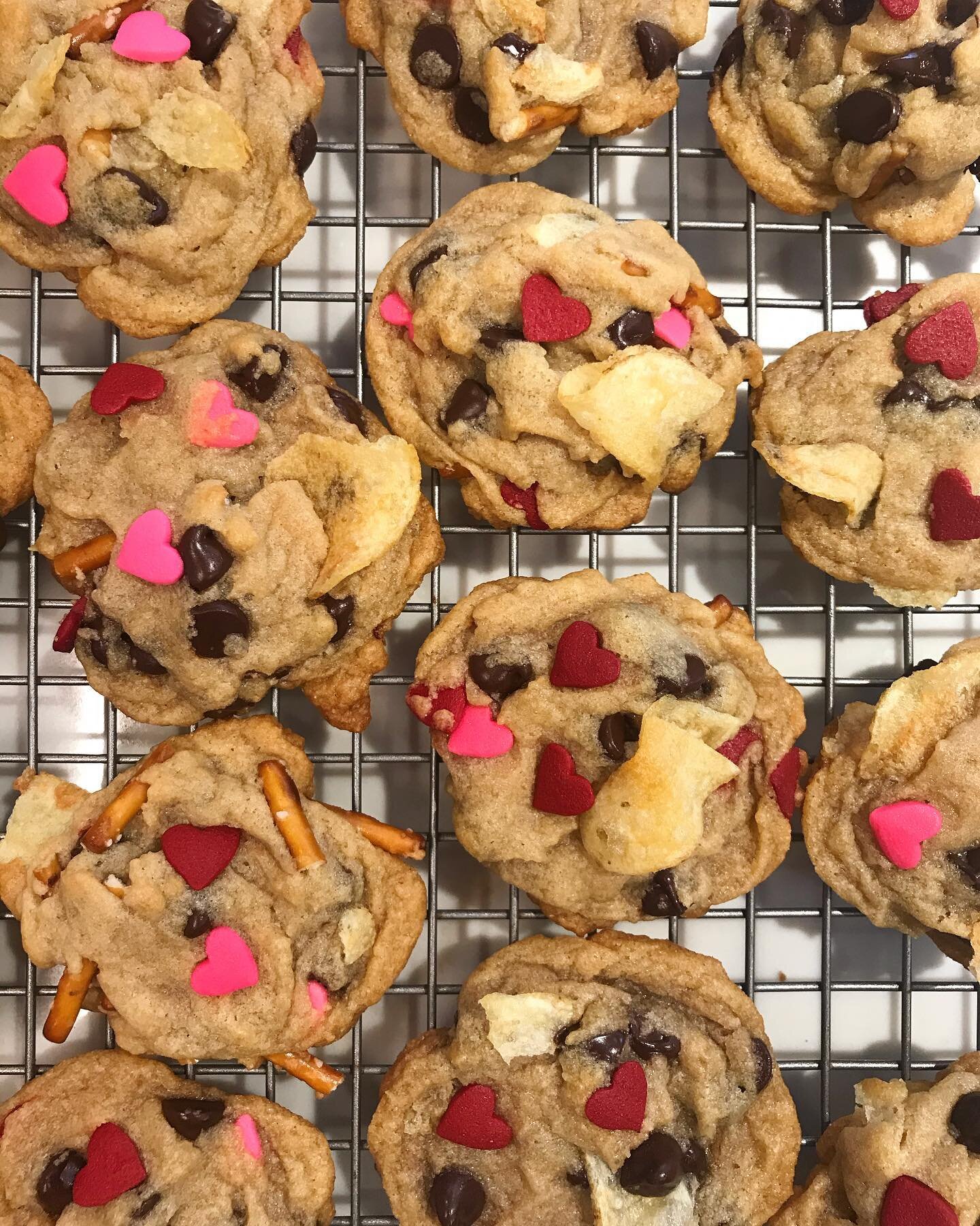 Getting Valentine&rsquo;s Day weekend started with Cupid&rsquo;s trash can cookies. 💘