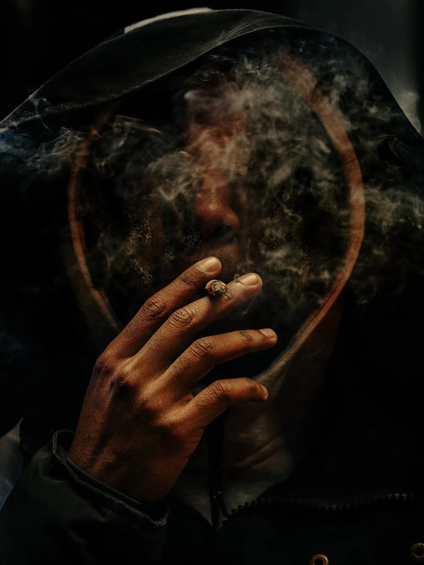 In the rush of the streets, portraiture becomes the art of noticing. 
#streetphoto #nyfw #pvmondayportrait