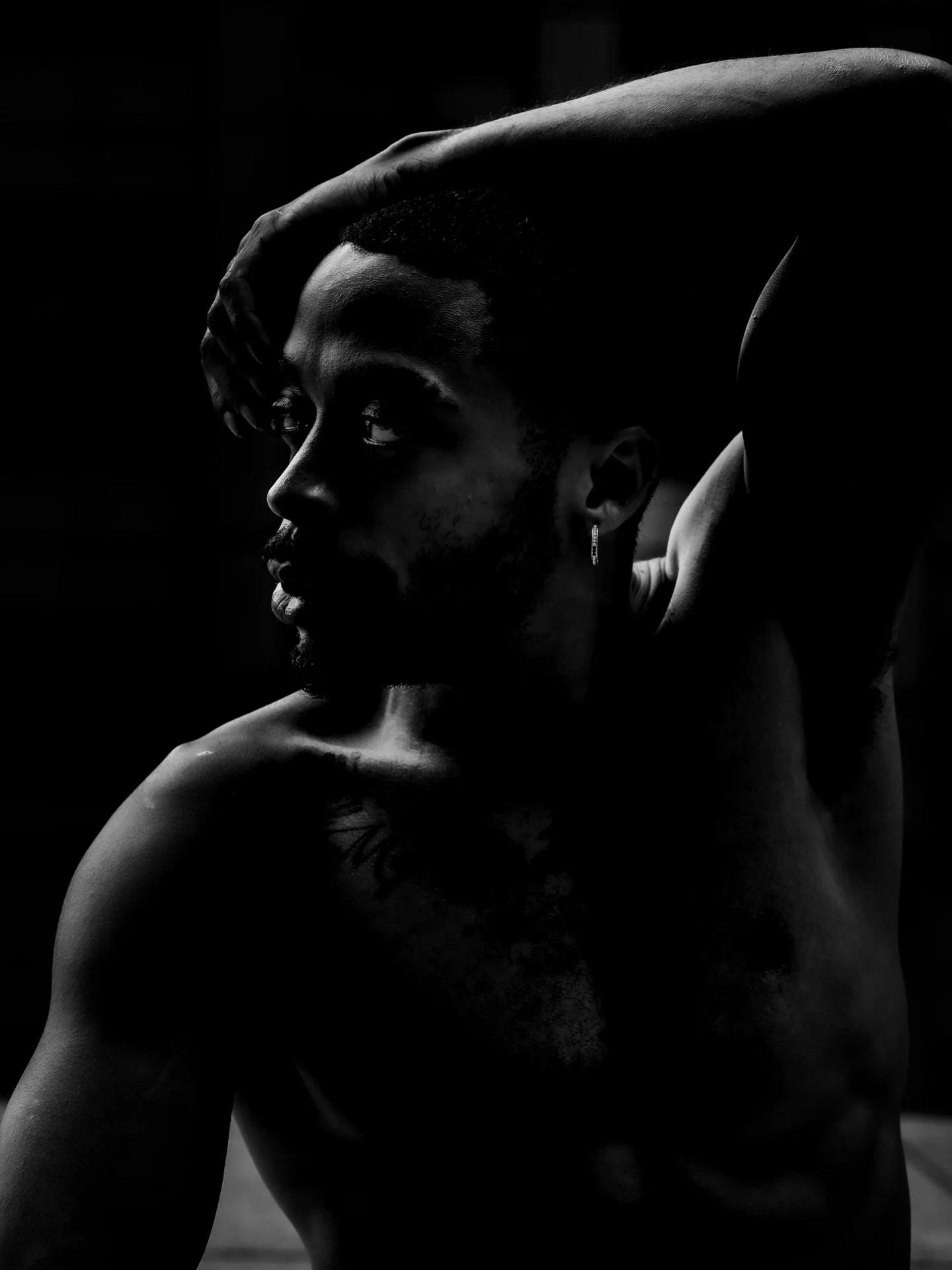 Chasing light through the rain — worth every drop.📸🌧️
@_readyrob_ at @seattle.snap 
#seattle #photography #iuseddashesbedorechatgpt