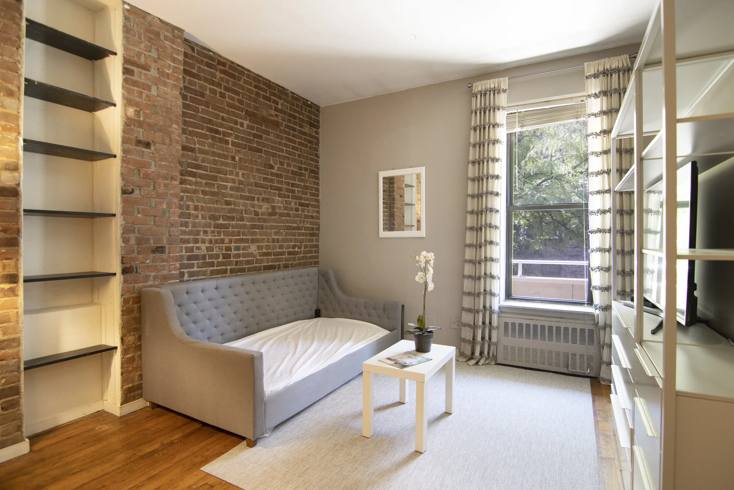 The original space is carefully captured from strategic angles, in high-resolution and optimal lighting conditions.
