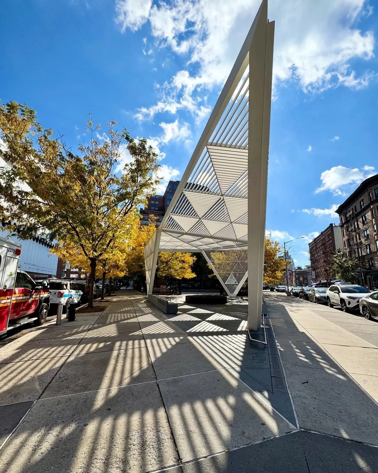 Shadow and light, past and present, above and below. 📸 @dj_catnipz on Instagram #NYCAIDSMemorial