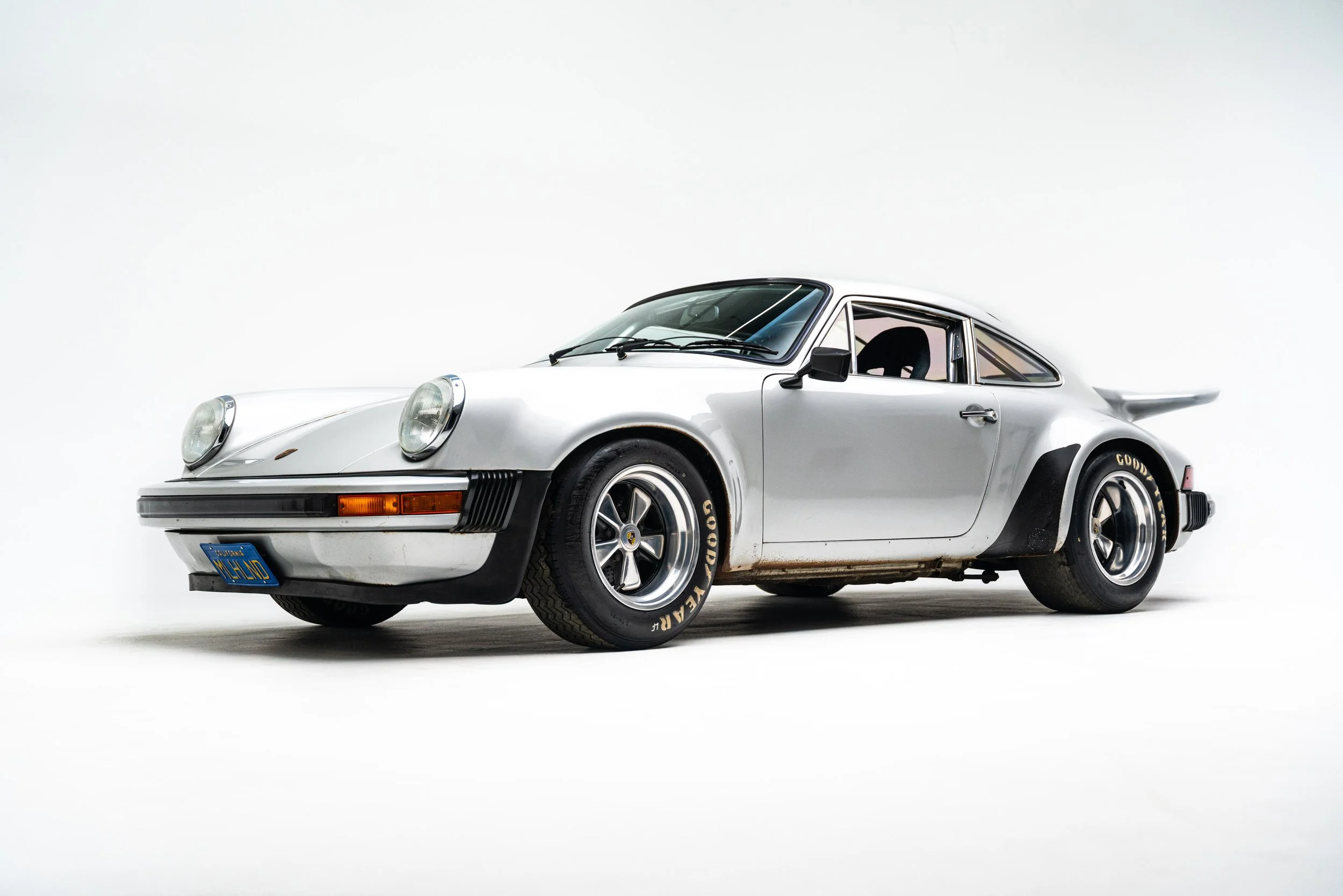 VEHICLE SPOTLIGHT 1976 PORSCHE 911 “RSR” — Petersen Automotive Museum