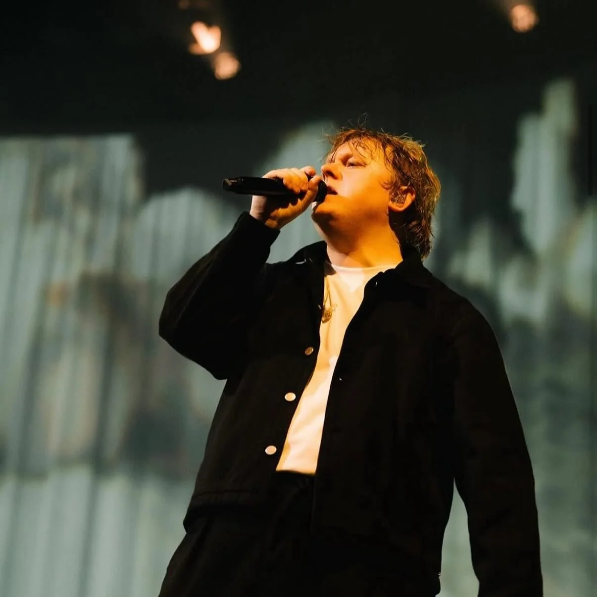 @lewiscapaldi wears @waxlondonclothing styled by @ellalouisegaskell 🖤