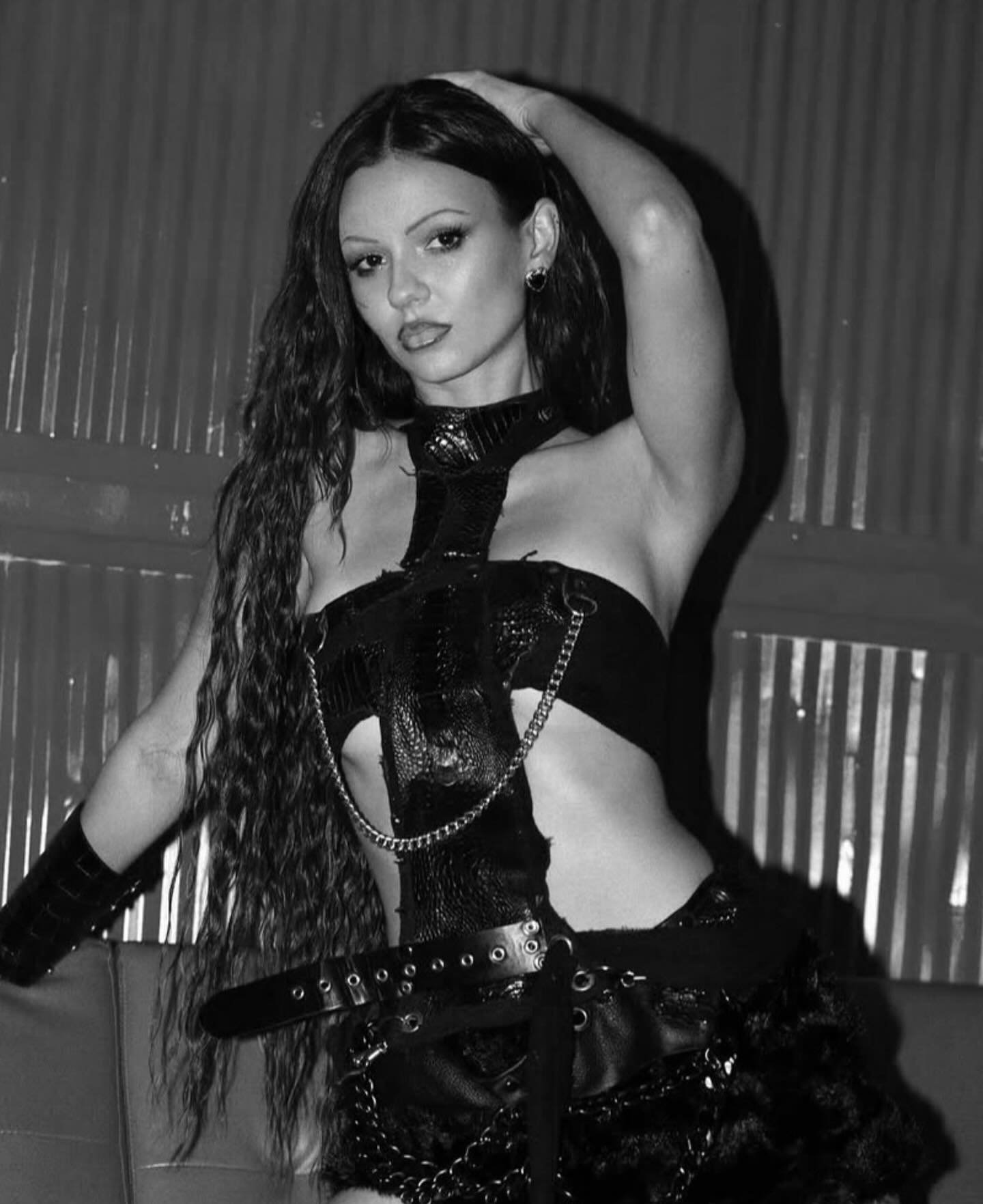 @victoriajustice wearing the Frou York hammered heart earrings ❤️&zwj;🔥 for her latest #LoveZombie era (keep streaming!) All pulled via our LA showroom 🙏🏼

📸 @tylerpatrickkenny 

Creative Direction &mdash; @mckenziwilson @victoriajustice
Styling 