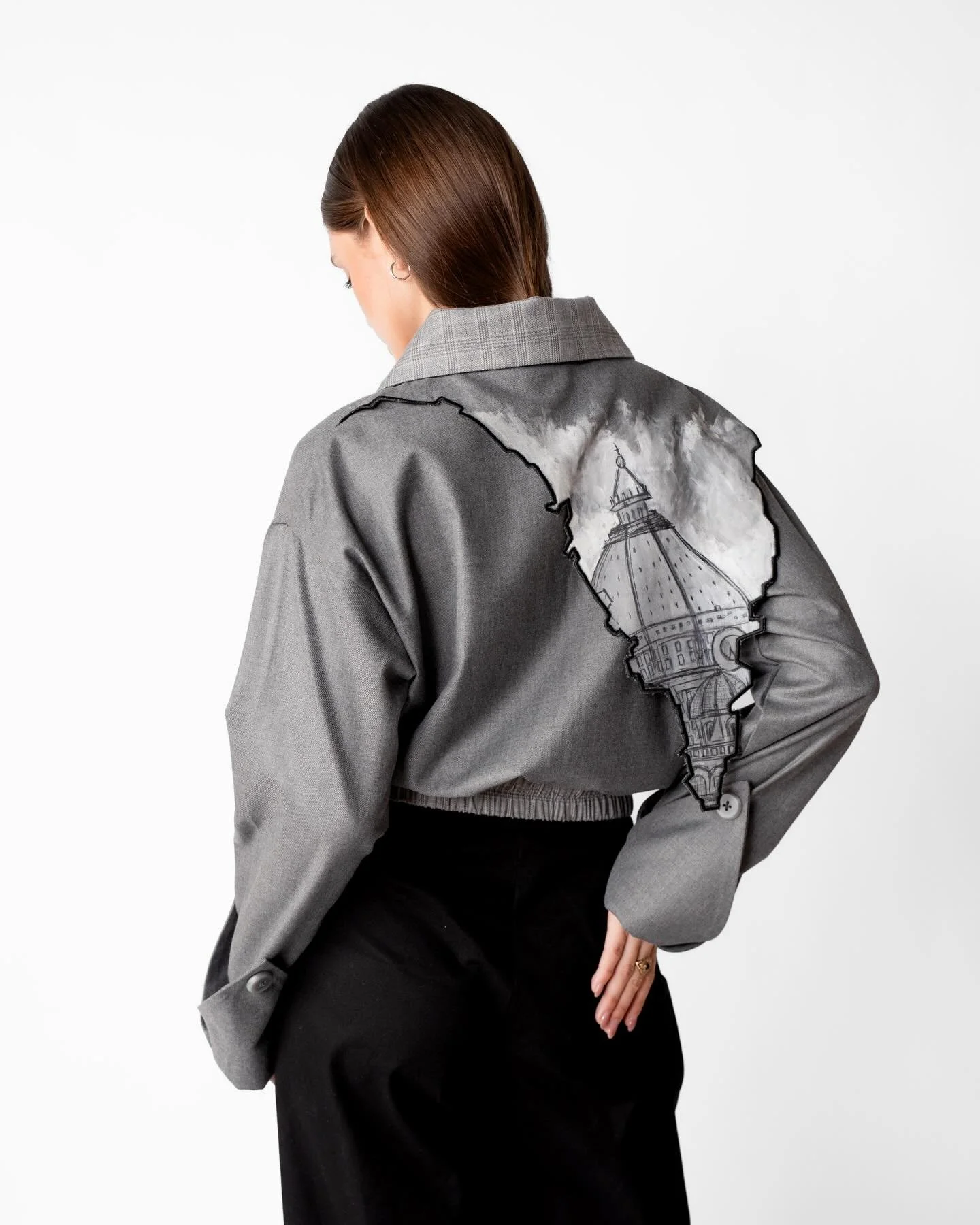 ✨ Brand to Watch: MAMZI ✨

Say hello to MAMZI, our newest womenswear brand on IN-HOUSE 🤍

Designed in Cairo and inspired by art, architecture and modern femininity, MAMZI creates statement silhouettes that feel romantic, powerful and beautifully edi