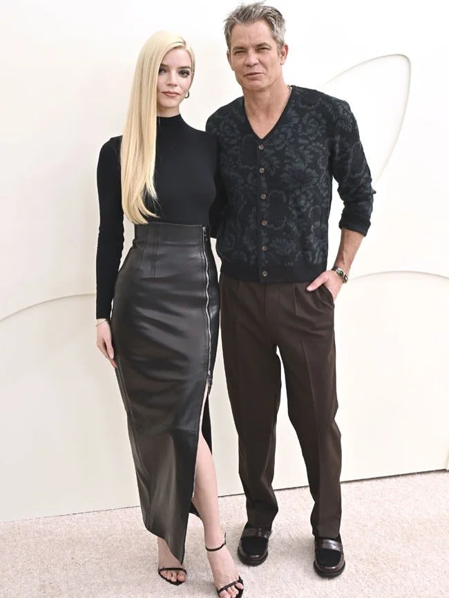 @appletv Press Day Looks for Timothy Olyphant and Michael Urie ⚡️

Timothy wears @waxlondonclothing styled by @graceolyphant

@michaelurielikesit wears @ioedle styled by @mikeystyles