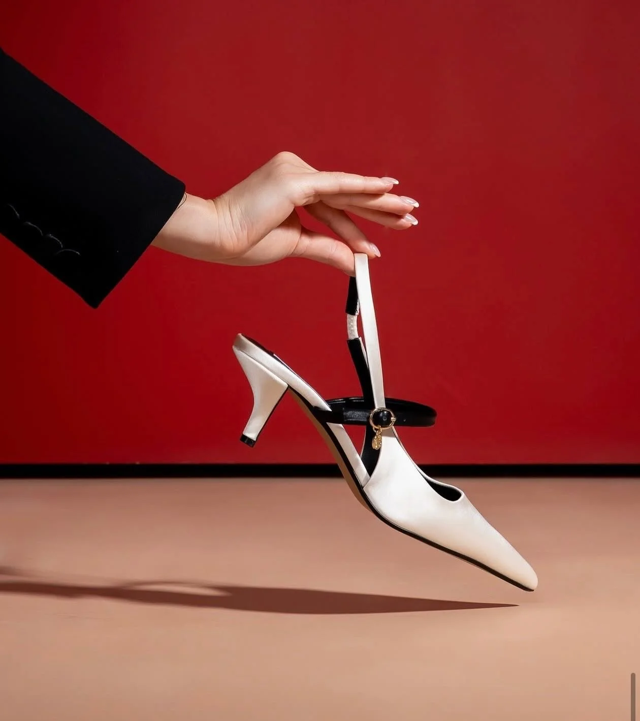 New on IN-HOUSE LA.

Thalia has arrived, think sculptural heels, rich satin finishes and statement bows made for standout moments.

Available to request now.