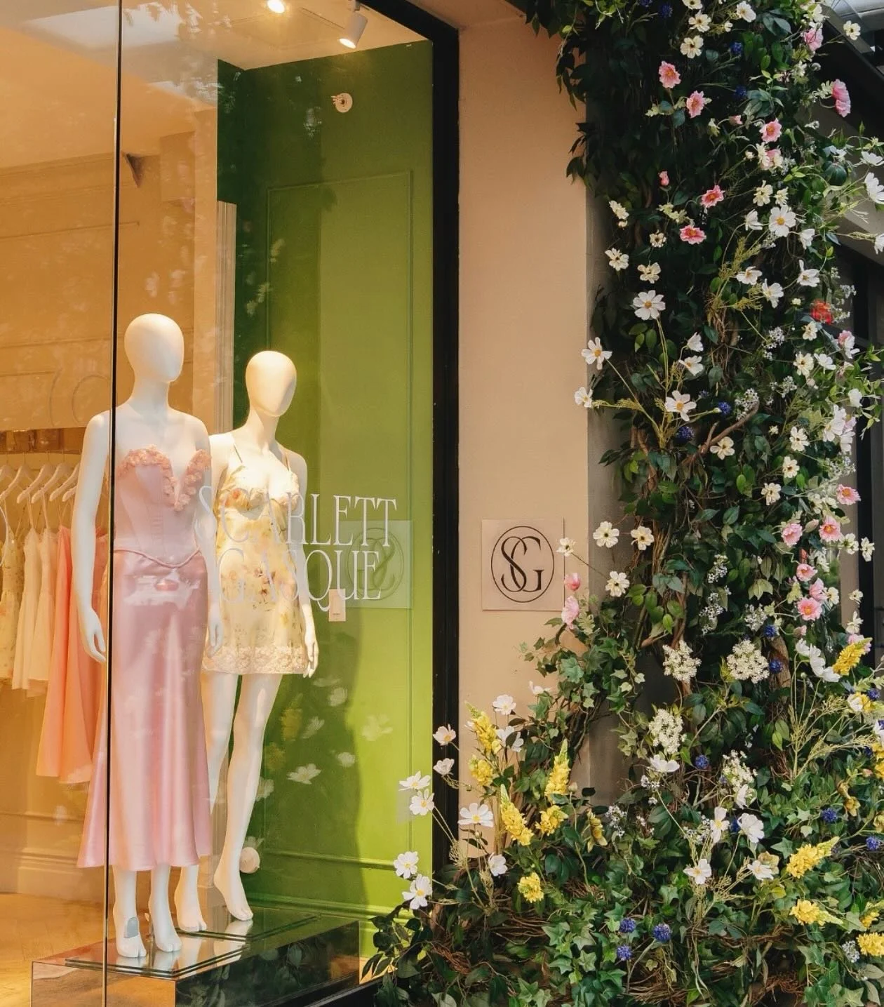 @scarlettgasque opened the doors to their first-ever store in NYC&rsquo;s Meatpacking District last week.

A natural home for the brand&rsquo;s world of luxury womenswear, nestled amongst one of New York&rsquo;s most iconic fashion neighbourhoods.

A