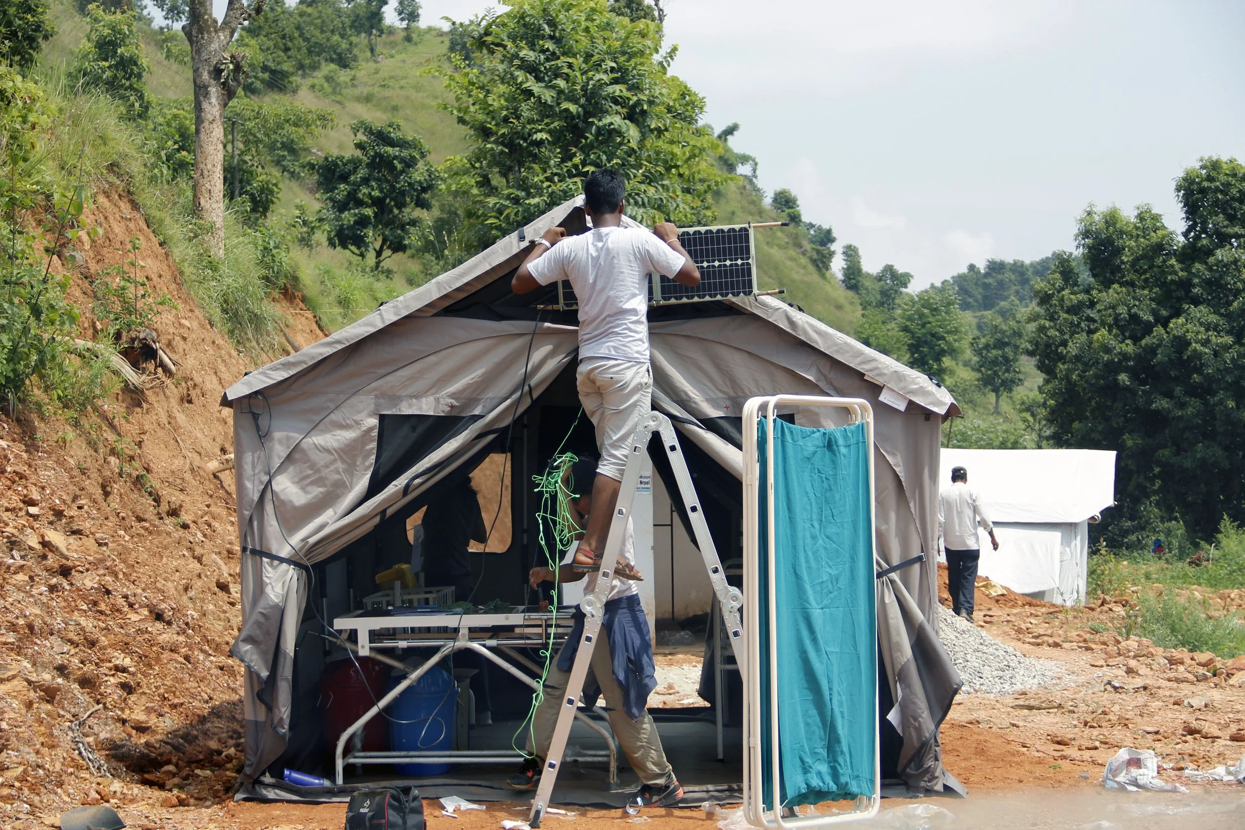 2015 earthquake emergency relief