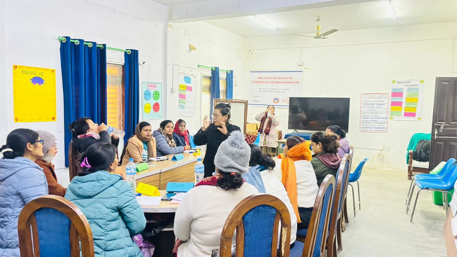Session facilitating by expert trainer.jpeg