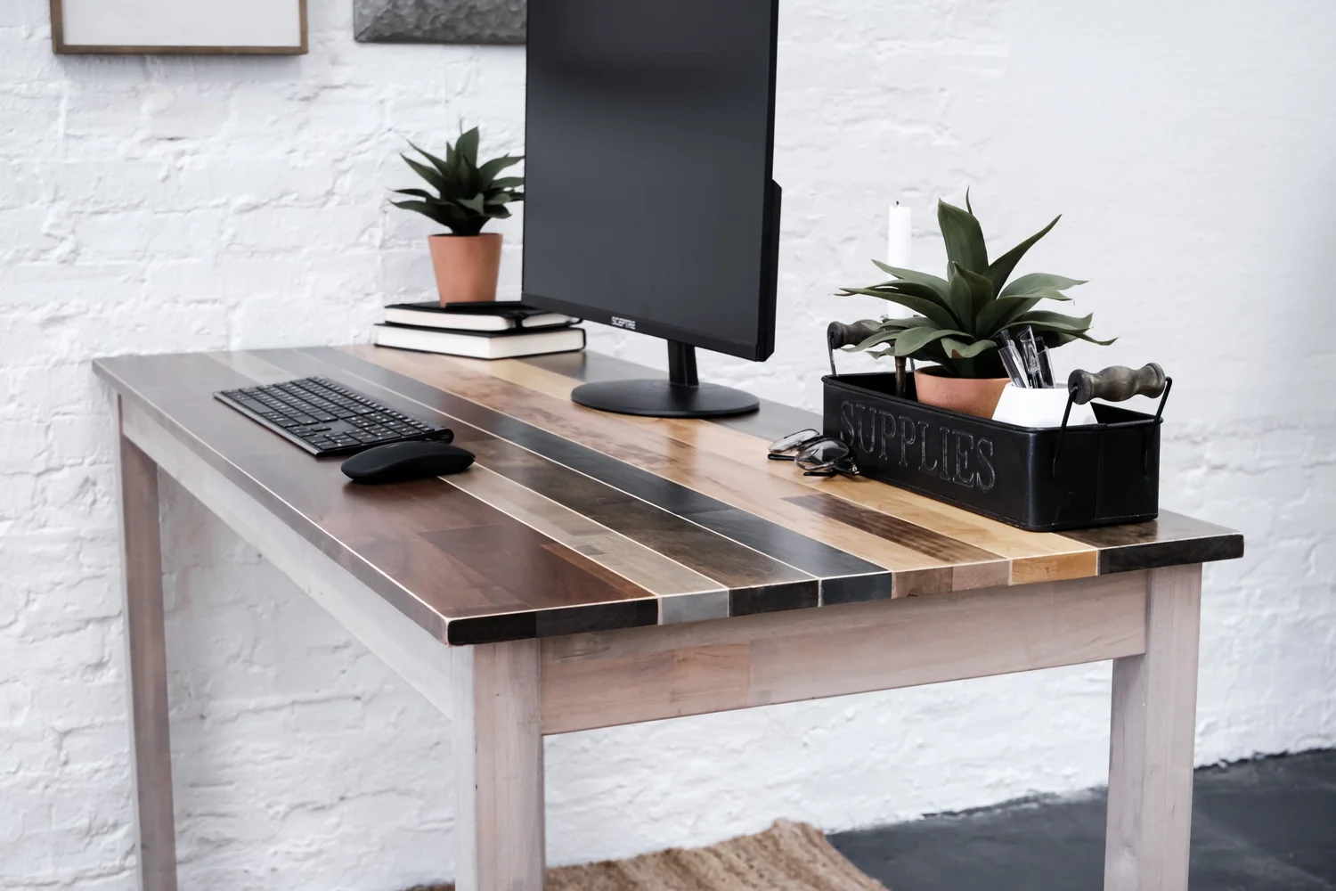 The Rae - Computer Desk