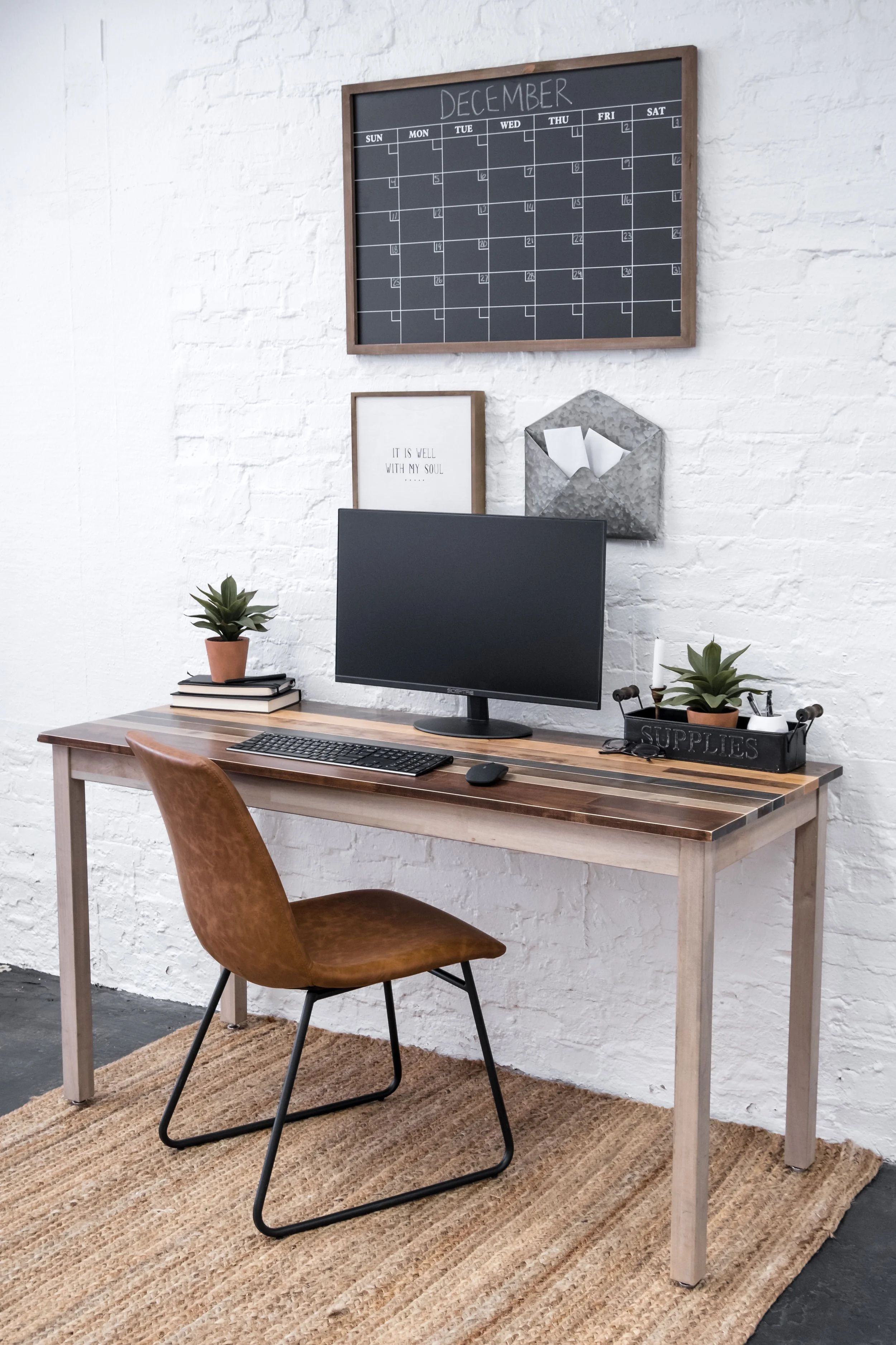 The Rae - Computer Desk