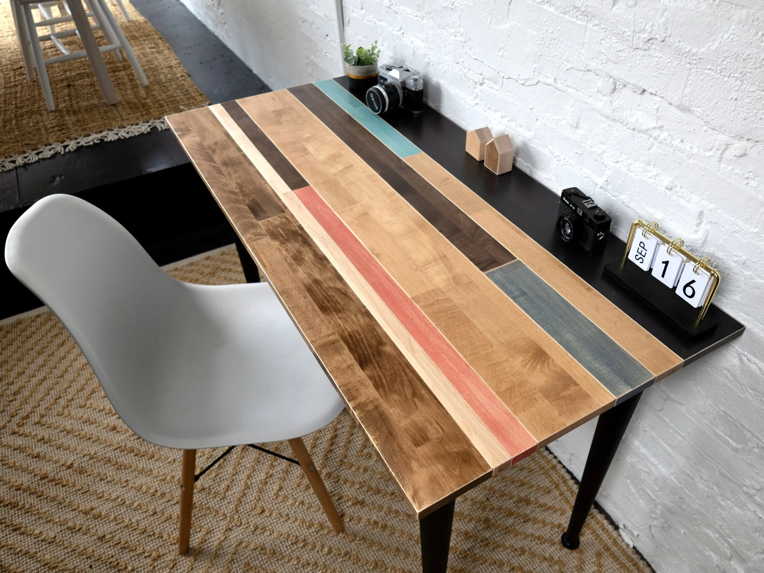 The Jessiah - Computer Desk