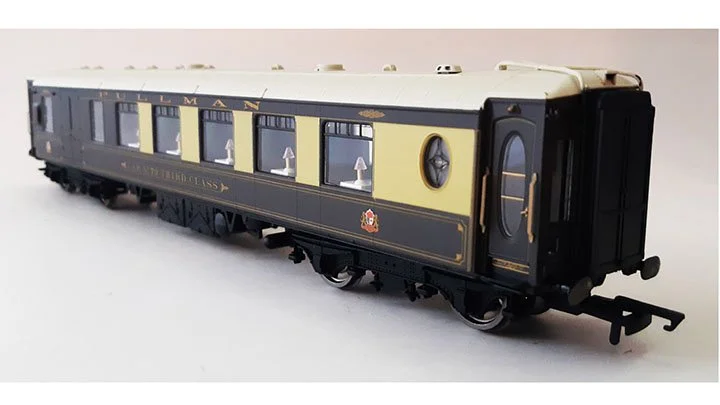 Hornby Pullman Car No. 79 Third Class  R4662