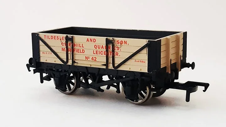 Hornby Plank Wagon Tildesle and Son