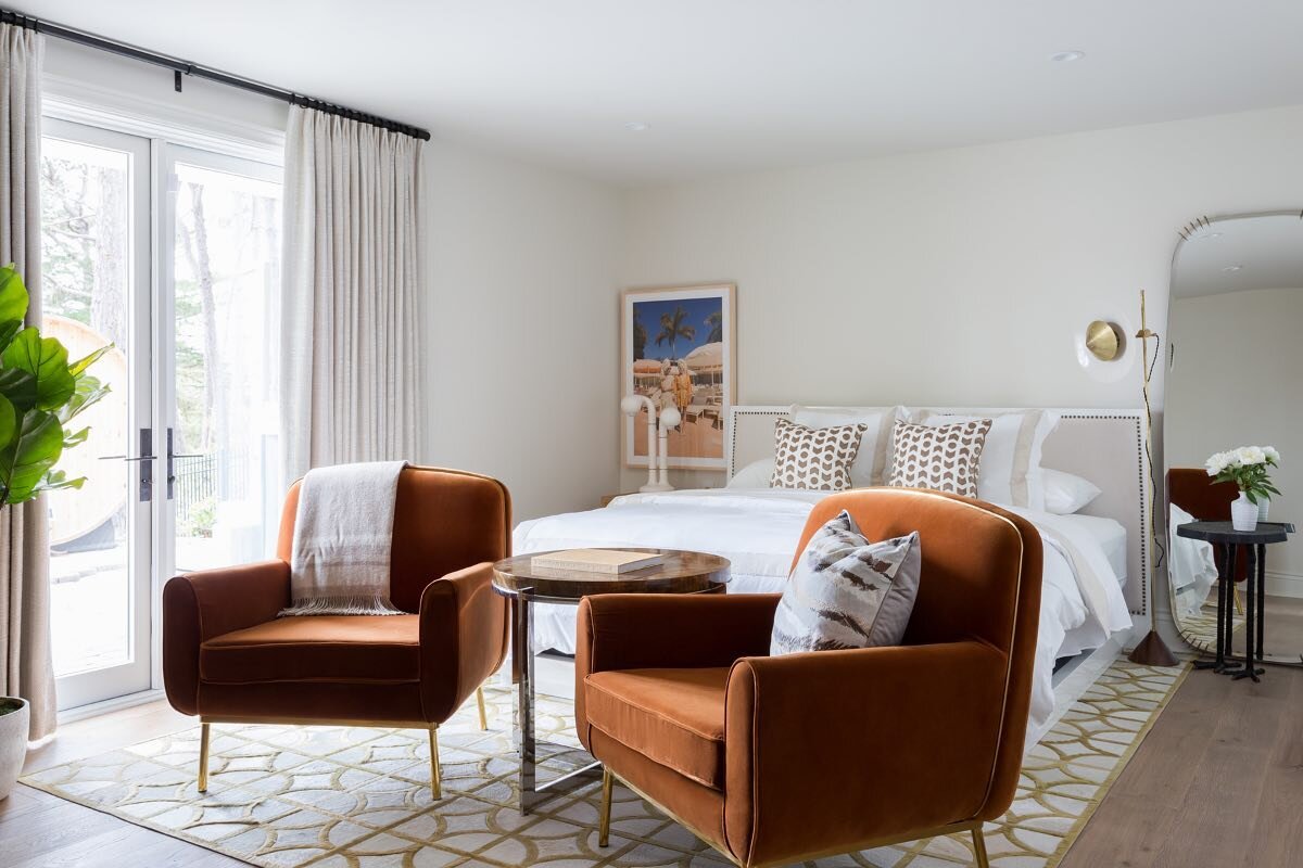 Can you ever have too many accent chairs? Not if they look like these&hellip;

Learn about our accent chair obsession in our recent feature on @thespruceofficial. Link in bio!

Interior: @lauraudesigncollective
Photography: @amybartlam

#foundationto