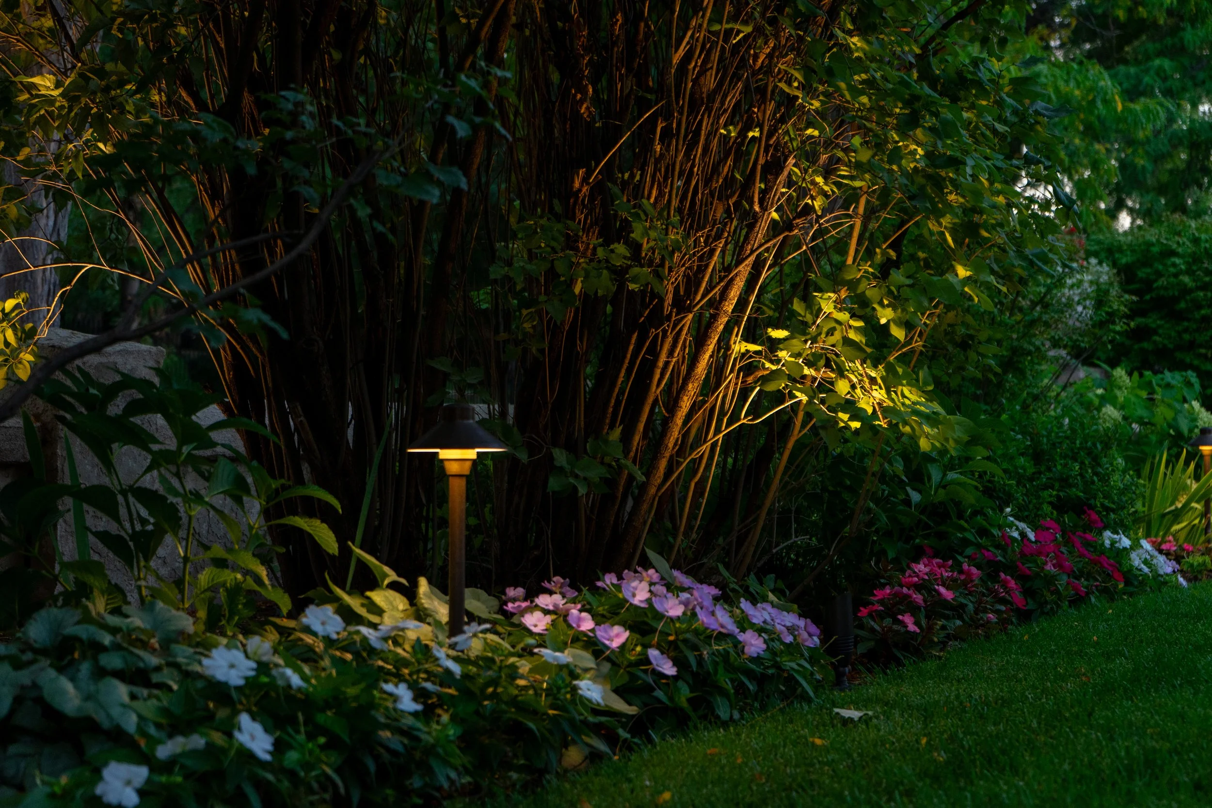 The Psychology of Outdoor Lighting: How Light Shapes Your Mood and Home Experience