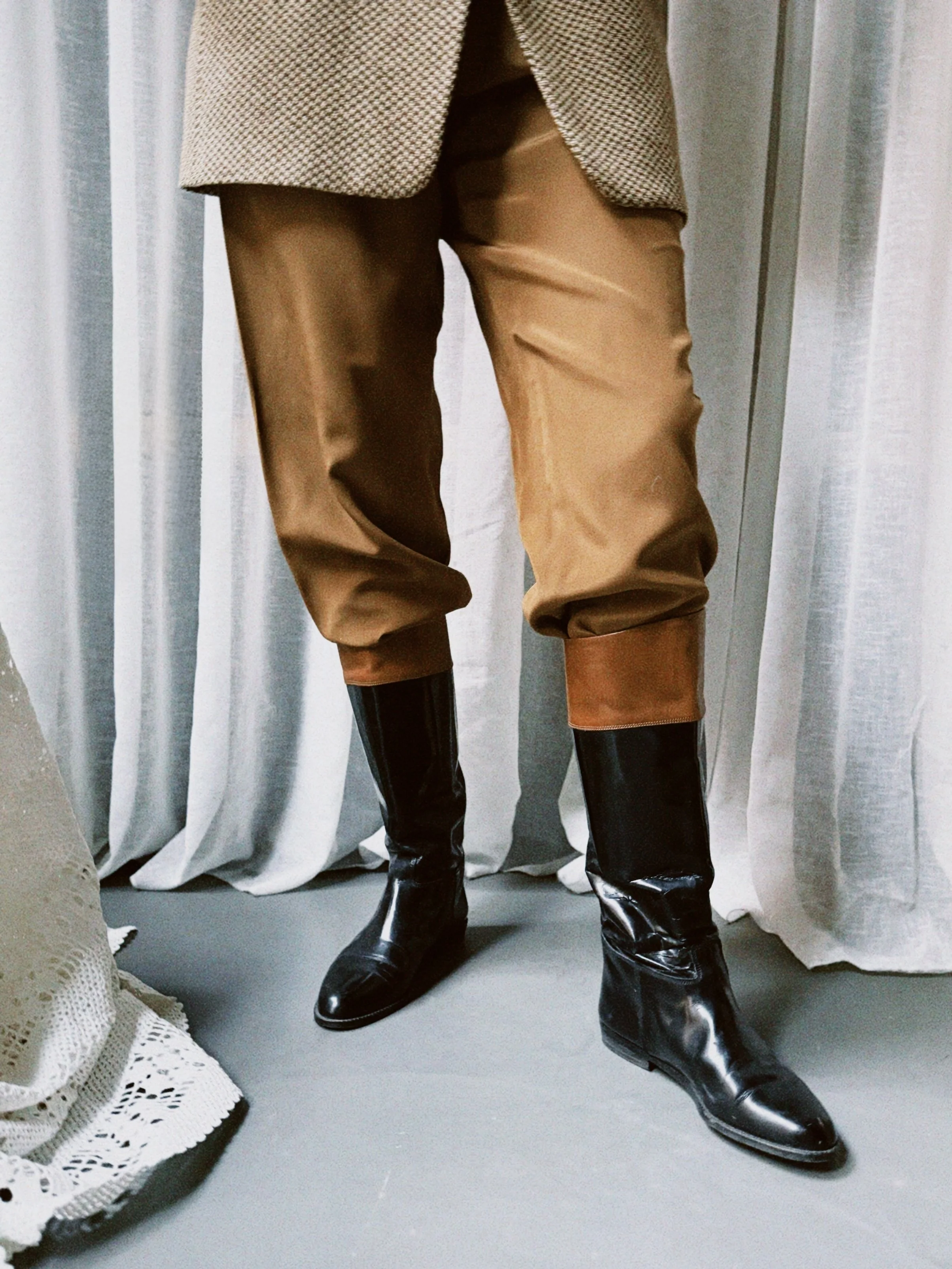 Støvletter skinn sort/cognac