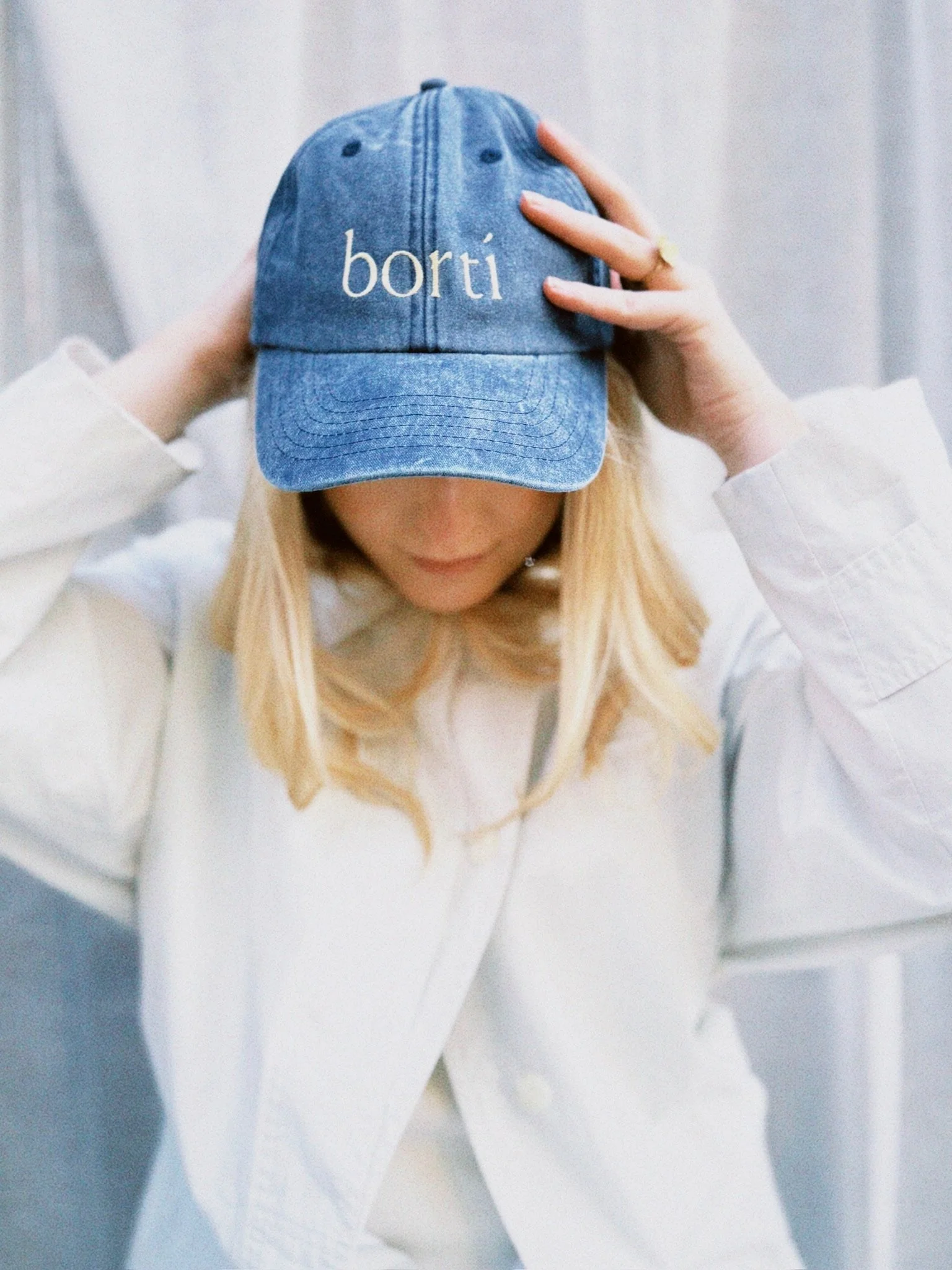 Borti caps "vintage" mørk blå/gul logo