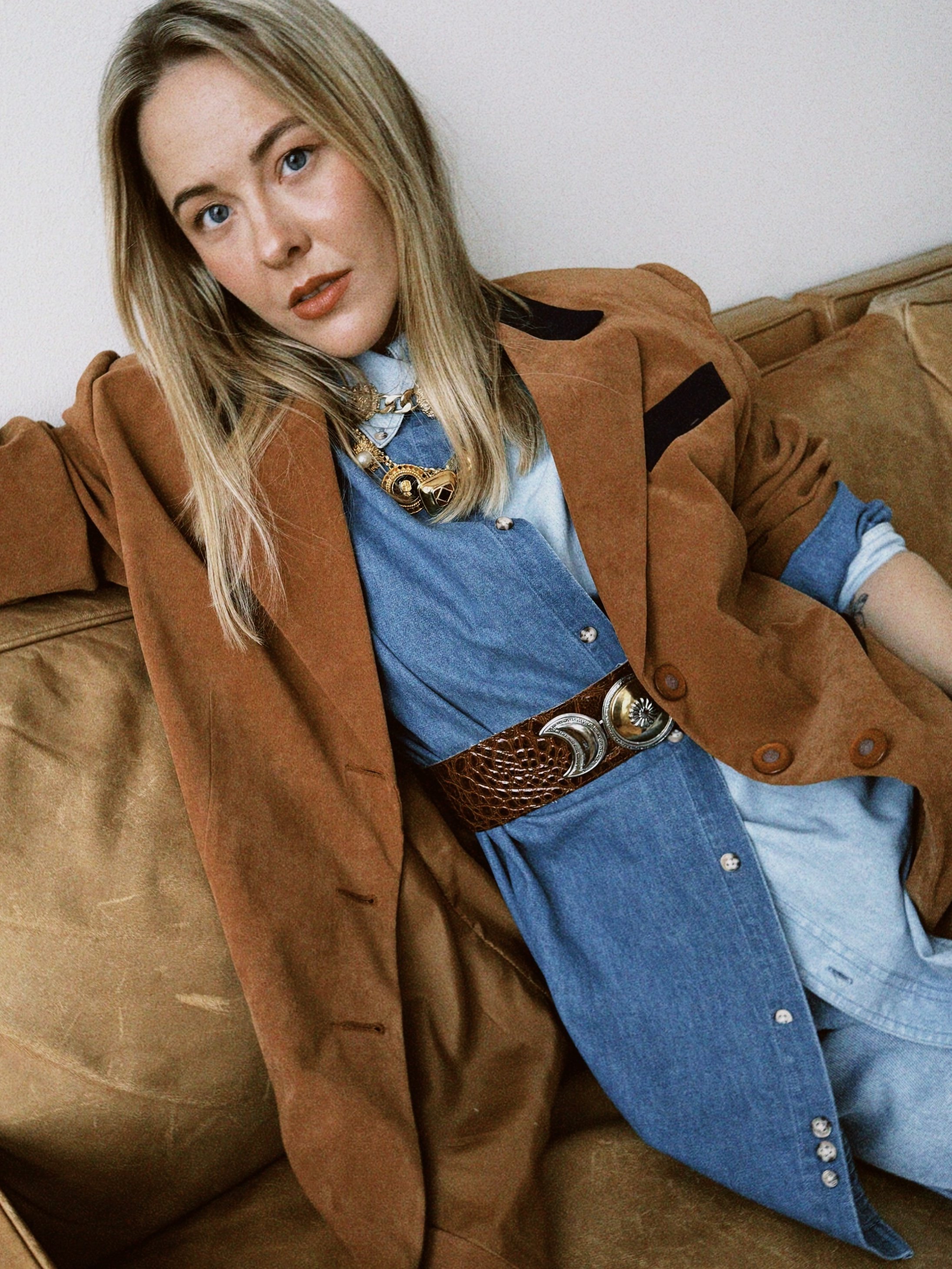 Blazer cognac med sorte detaljer