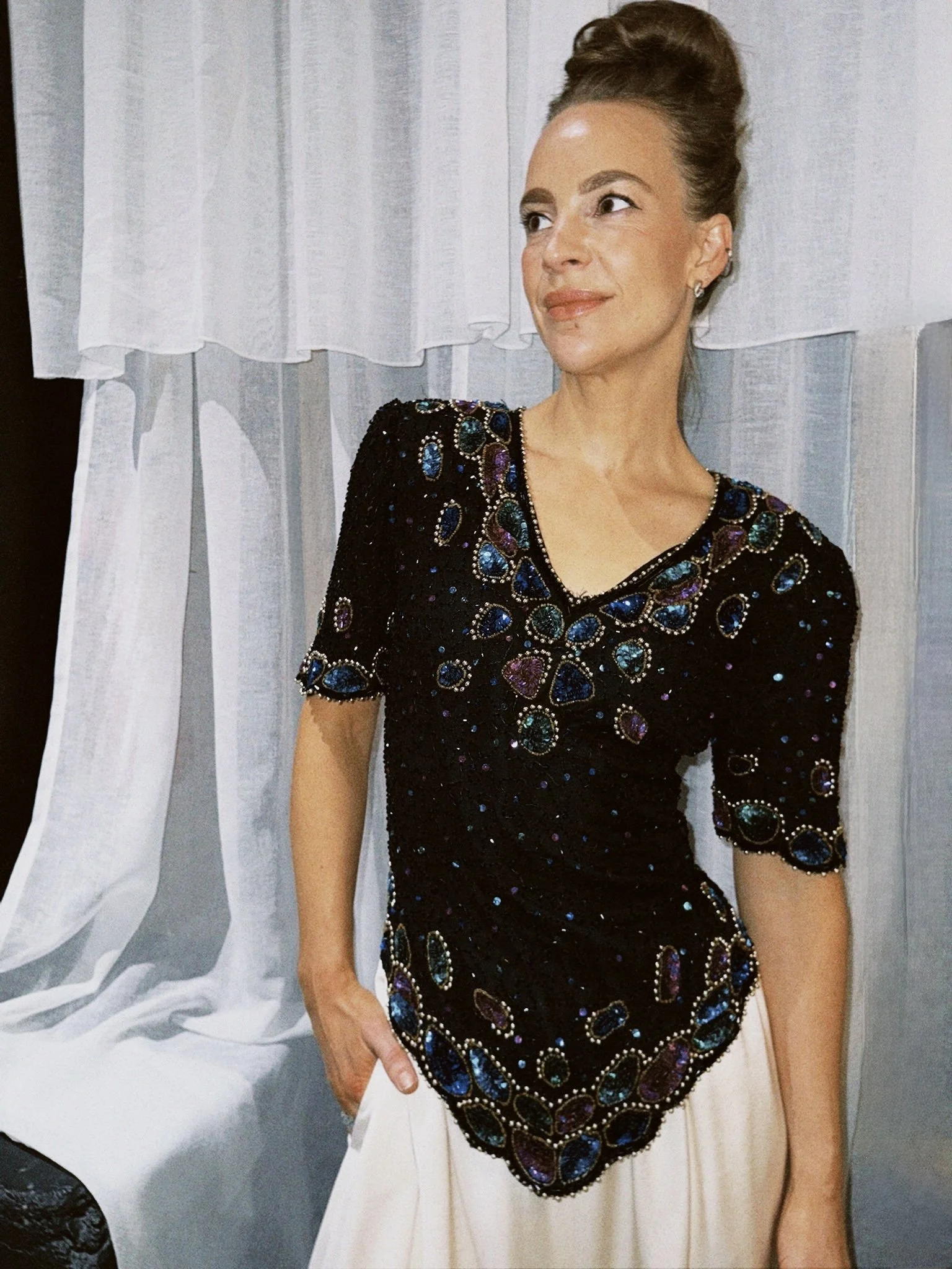 Topp paljetter sort med grønn, lilla, blå