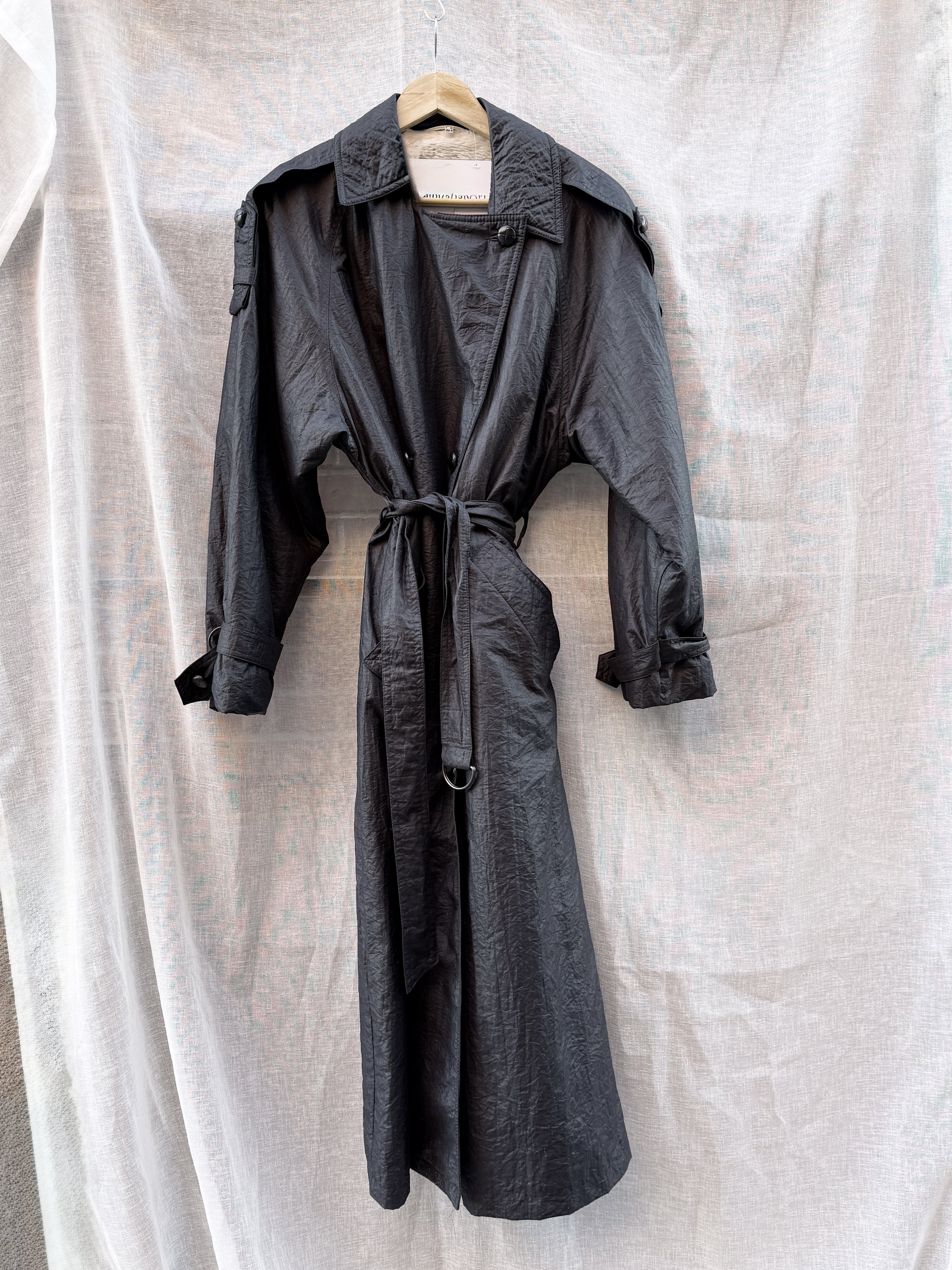 Trenchcoat fôret shiny sort