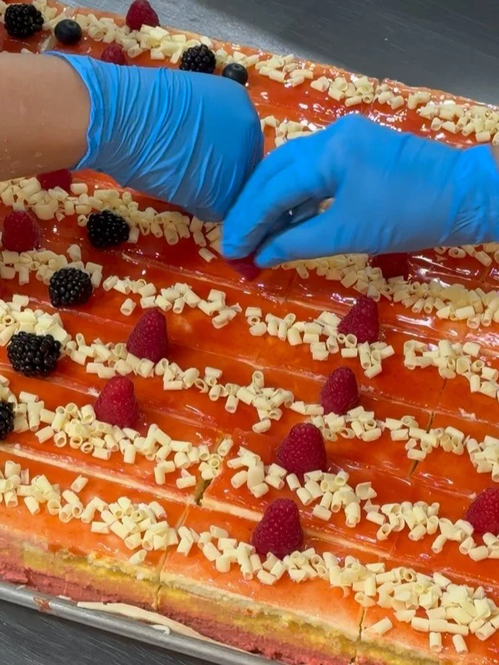 Behind the scenes of Easter weekend prep 🐣💐👒🌸🧺

#easter #bakery #saltlakecity #utaheats
#spring