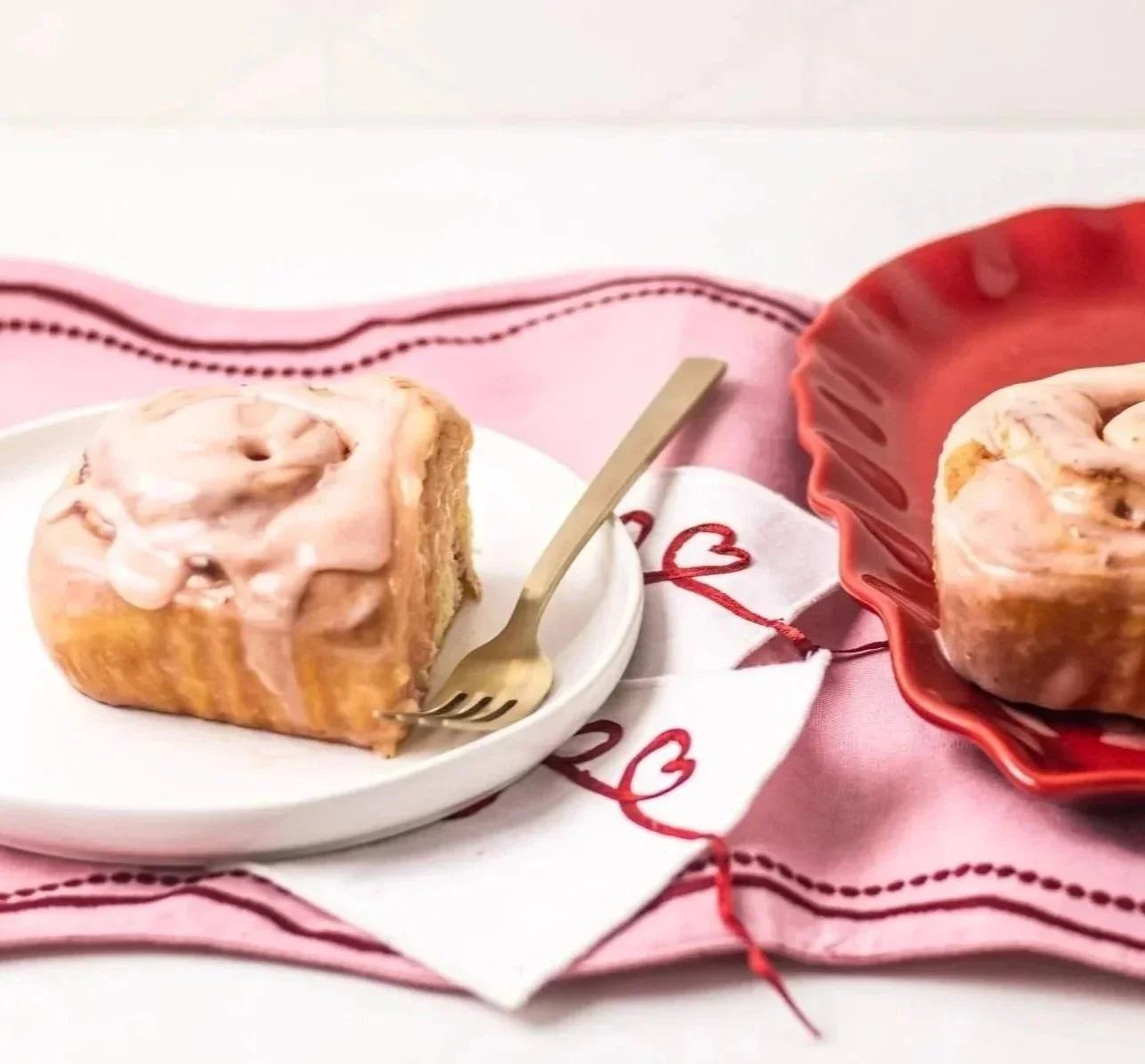 A SIMPLE GUIDE TO HOSTING A SWEET VALENTINE’S DAY GATHERING