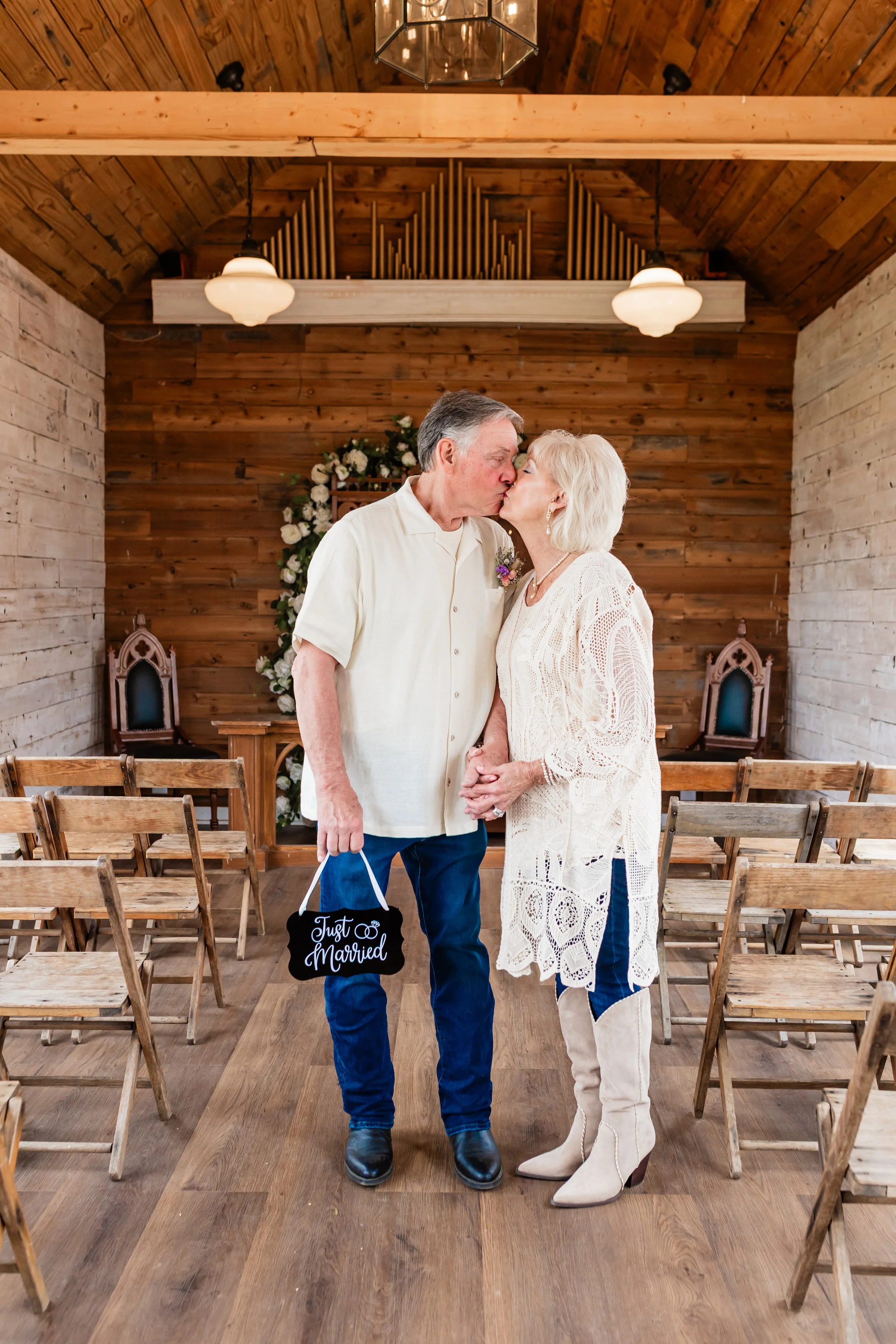 Nashville-Chapel-Elopement-The-Effortless-Wedding (50).jpg