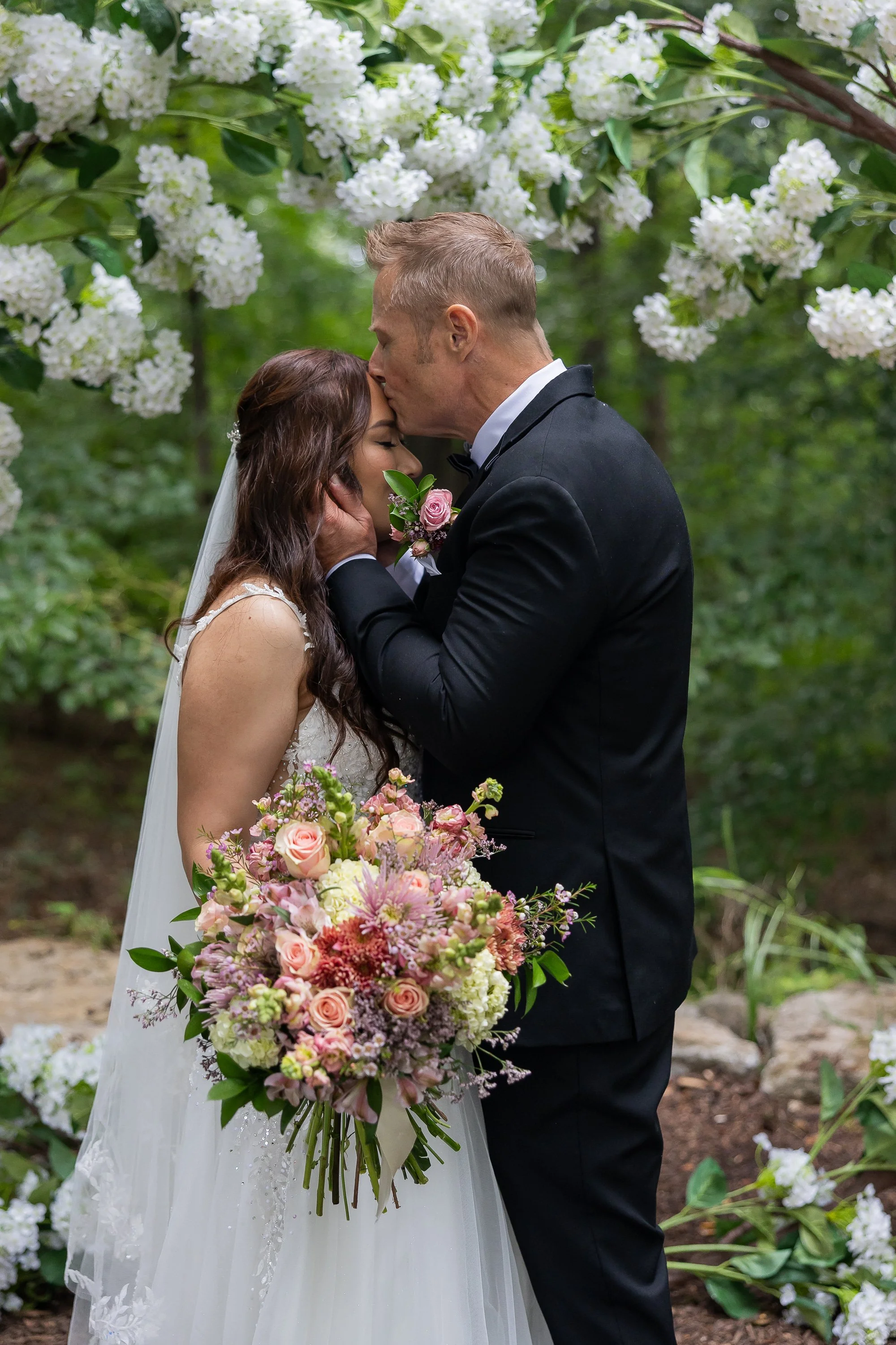 Nahsville-Chapel-Elopement-The-Effortless-Wedding (55).jpg