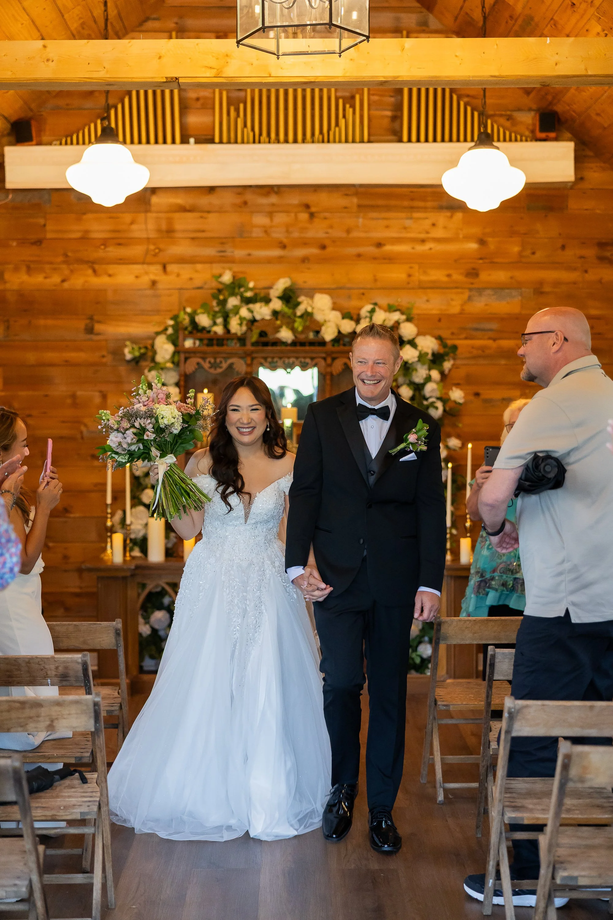 Nahsville-Chapel-Elopement-The-Effortless-Wedding (131).jpg