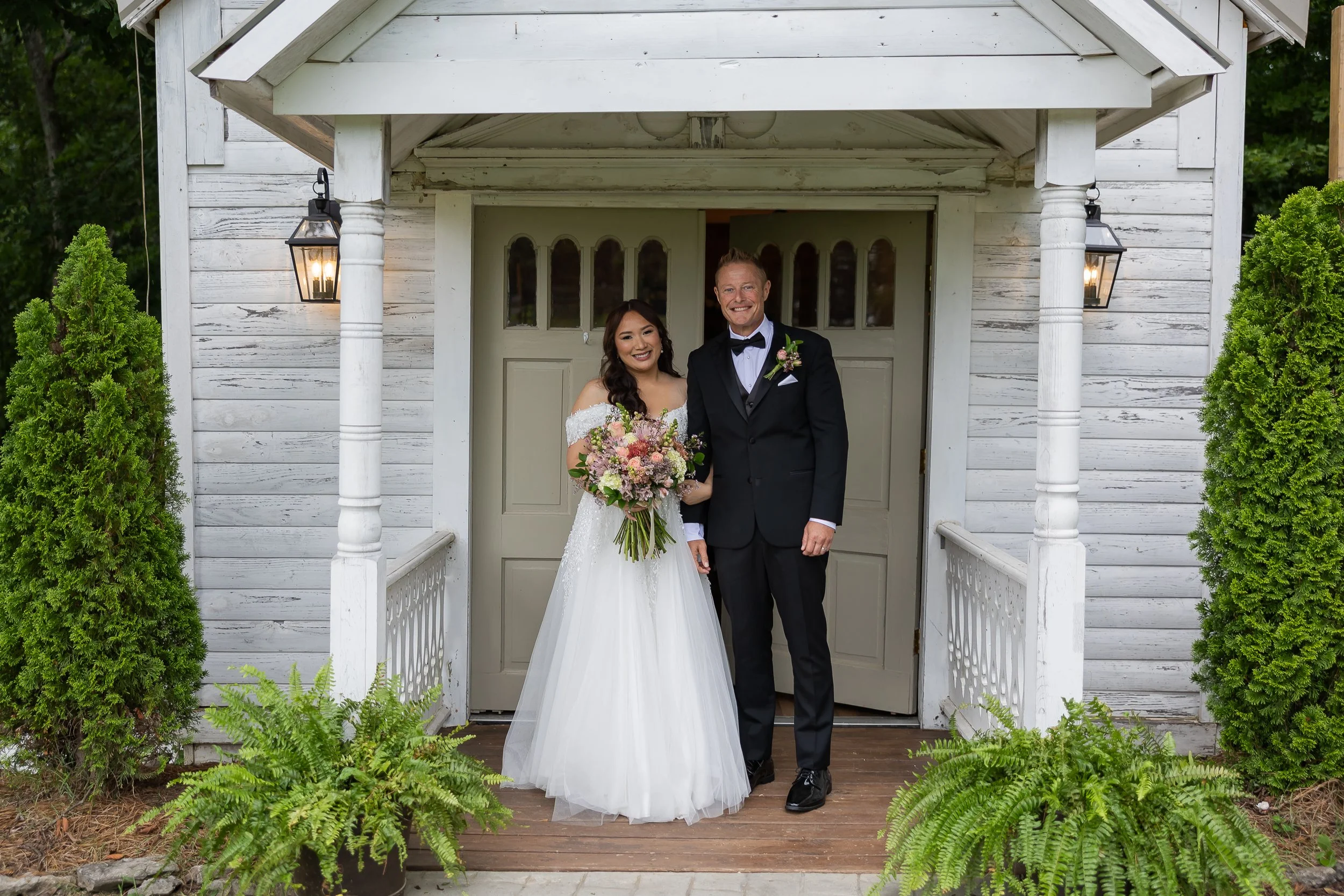 Nahsville-Chapel-Elopement-The-Effortless-Wedding (220).jpg